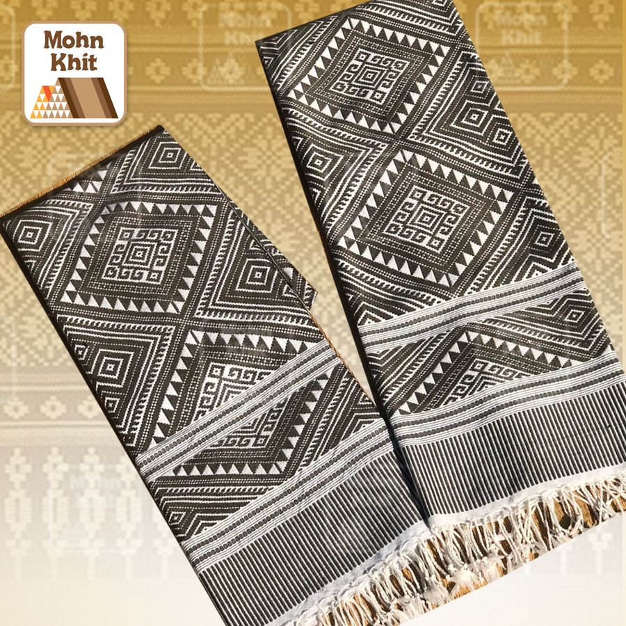ผ้าคลุมไหล่ฝ้ายทอมือ ผ้าฝ้ายแท้ ผ้าขิดโบราณ ขนาด 60x200 cm//Hand-woven shawl, pure cotton, ancient Khit cloth, size 70x200 cm.