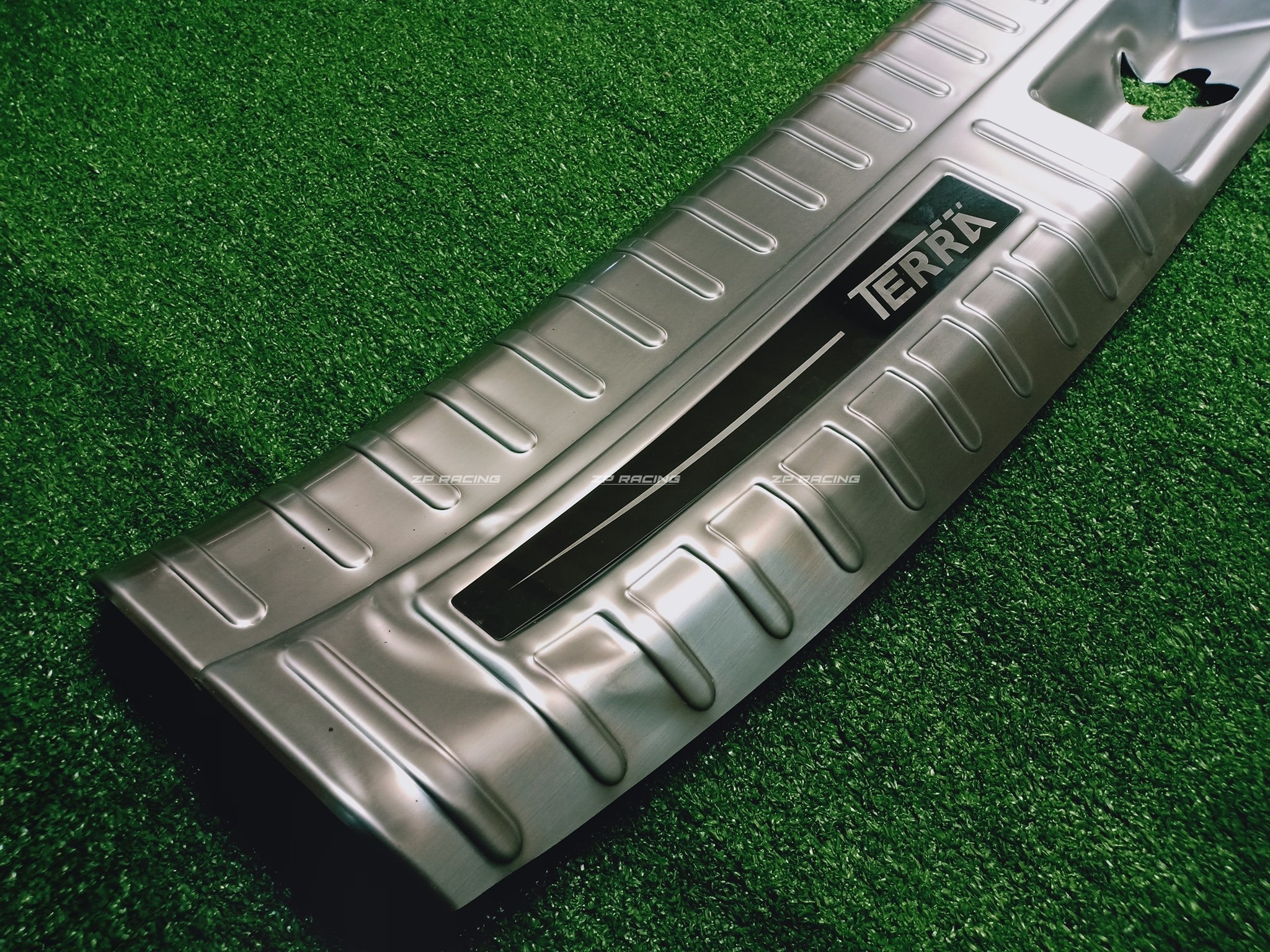 เพลทกันรอยท้ายด้านใน Stainless TERRA
