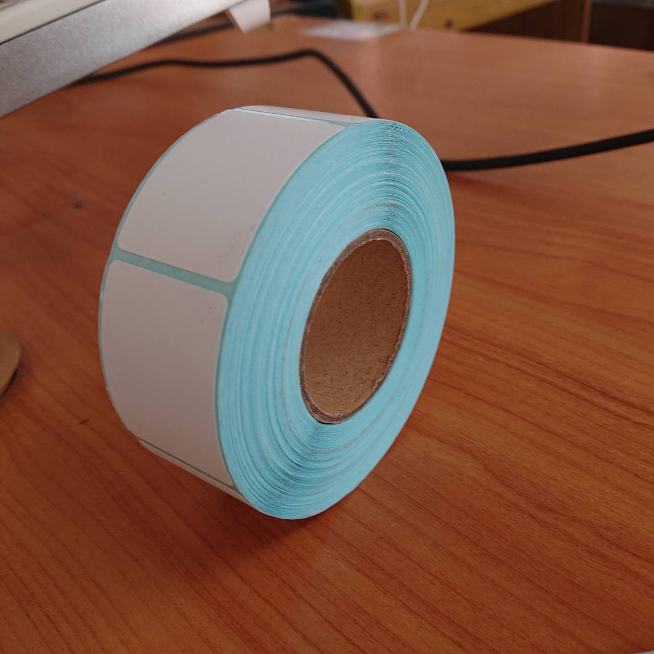 สติ๊กเกอร์บาร์โค้ดความร้อนแนวตั้ง เทอร์มอล สติ๊กเกอร์ ลาเบลม้วน ป้ายสติ๊กเกอร์ ฉลาก ฉลากการจัดส่ง สติ๊กเกอร์บาร์โค้ด กระดาษความร้อน ขนาด 30*40*800ดวง#3040800