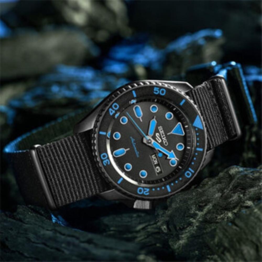 นาฬิกาข้อมือผู้ชาย SEIKO 5 Sports 2019 รุ่น Street Srpd81k1