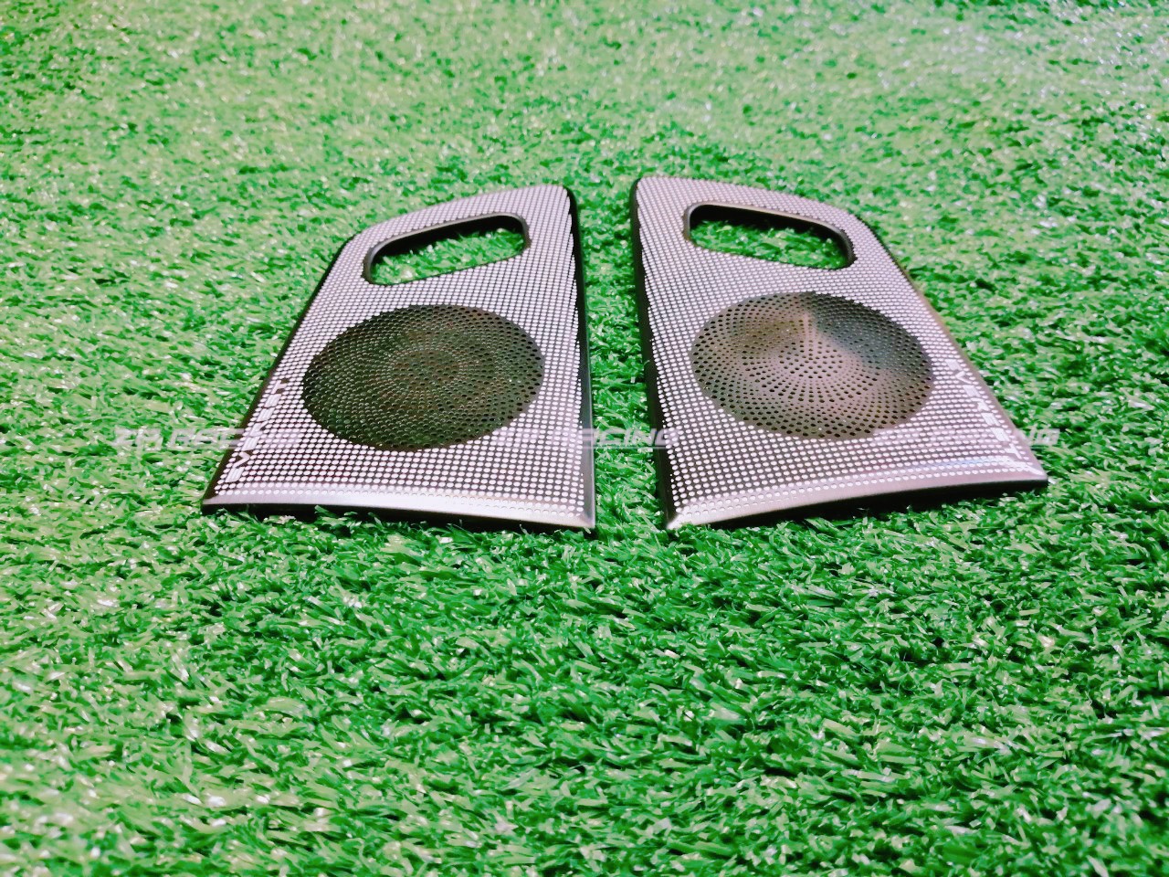 ครอบลำโพงประตูหลัง