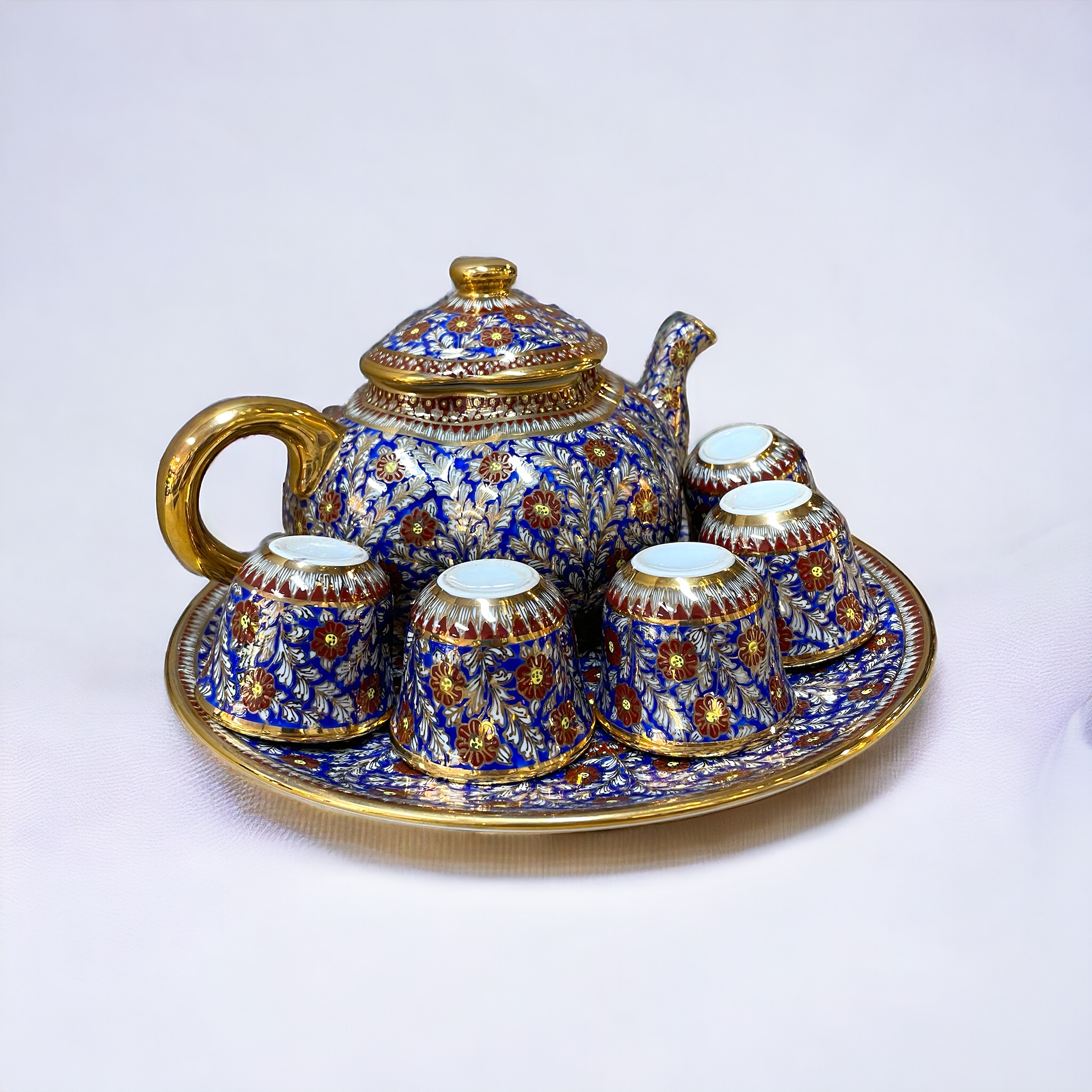 ชุดน้ำชาชุดเบญจรงค์ สีน้ำเงินทอง