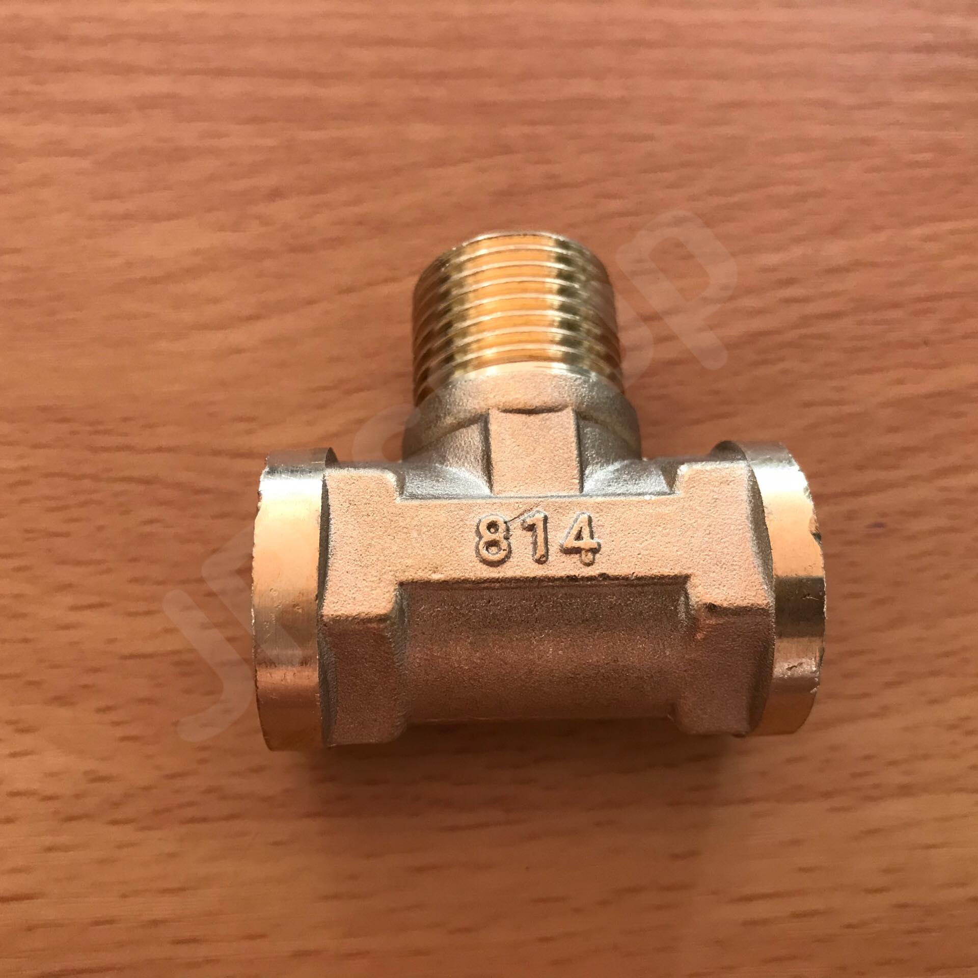 ข้อต่อทองเหลือง สามทางขนาด 4 หุน เกลียวใน 2 เกลียวนอก 1 ข้อต่อ ทองเหลือง สามทาง เกลียวนอก-ใน-ใน #1054