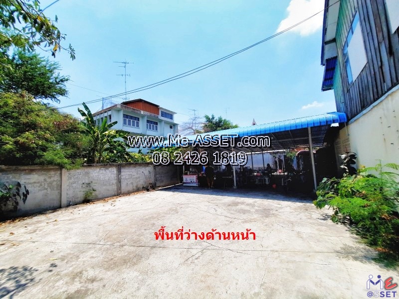 ขายที่ดินพร้อมสิ่งปลูกสร้าง ย่าน ถนนประชาธิปไตย นางสร้อยระย้า พลายแก้ว ต.ท่าพี่เลี้ยง อำเภอเมือง สุพรรณบุรี : ใกล้โกหนุ่มก๊วยเตี๋ยวเนื้อรสเด็ด : 163.5 ตร.วา