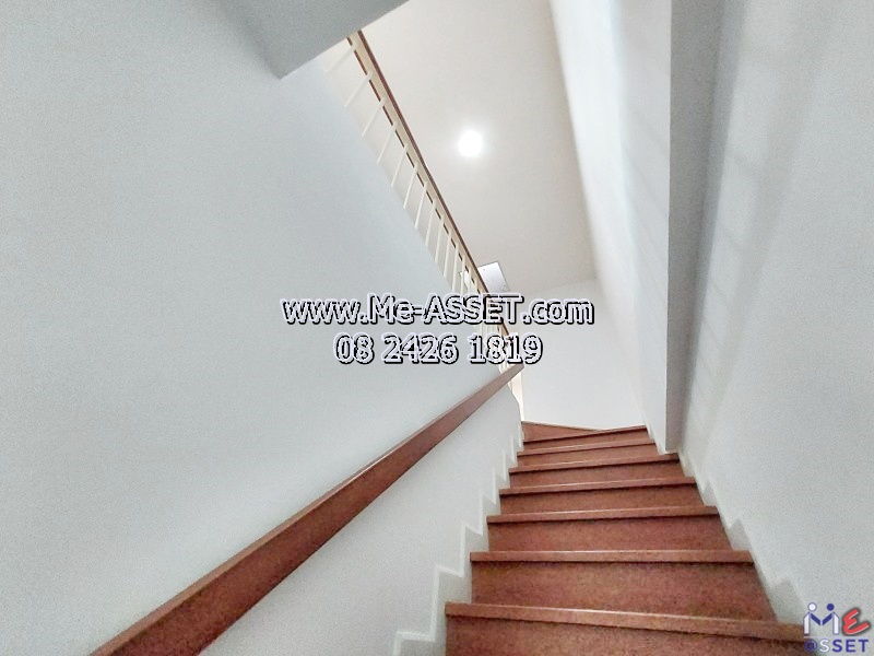 ขายทาวน์โฮมหลังมุมติดถนนเมน ย่าน เลียบคลองพระอุดม ซอยวัดท่าเกวียน คลองบางไผ่ วัดทองสะอาด ลาดหลุมแก้ว : ม.บ้านสวนธนาการ์เด้น : 2 ชั้น 40 ตร.วา