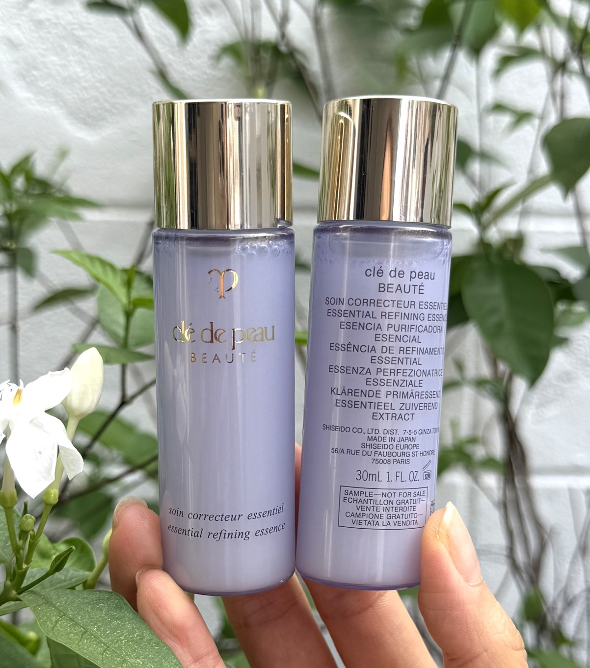 (1ขวด) Cle De Peau Essential Refining Essence 30ml. เอสเซนส์สูตรสัมผัสเย็นสดชื่น (ไม่มีกล่อง)