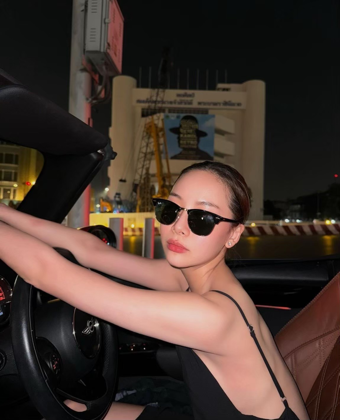 แว่นกันแดด Ray-Ban RB3016 W0365 Clubmaster Black/Gold G-15 S.51