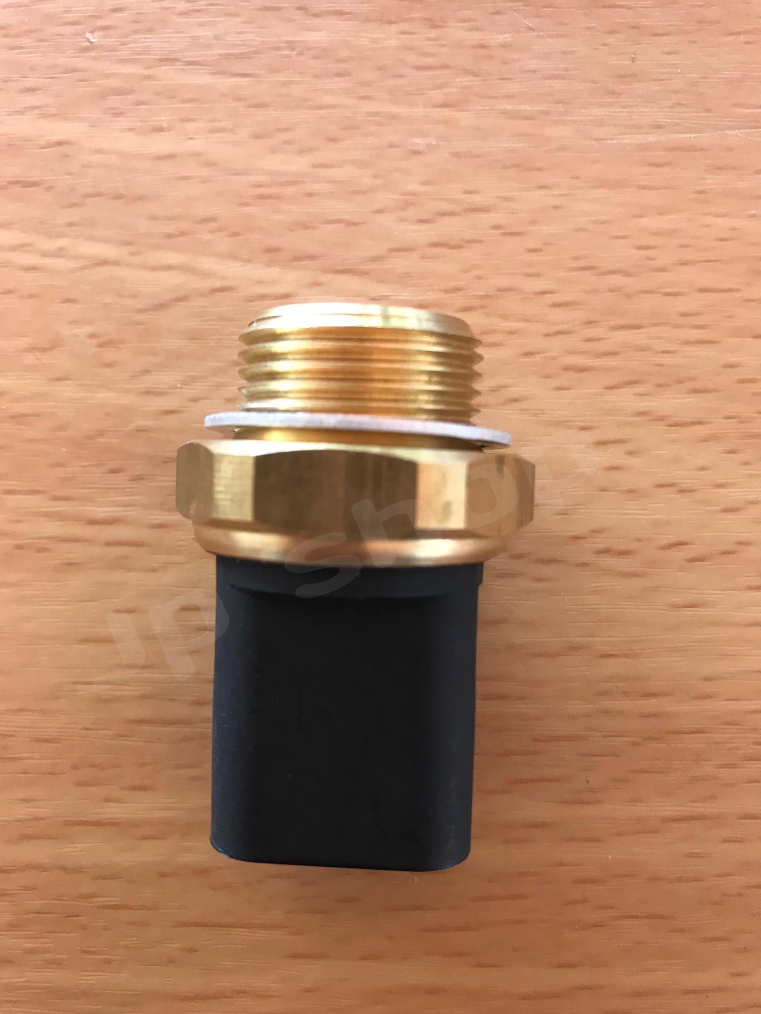 กล่องไฟควบคุมออยคลูเลอร์รถโม่ปูน ควบคุมออยคลูเลอร์ 24V พร้อมเซ็นเซอร์วัดความร้อน #8001450