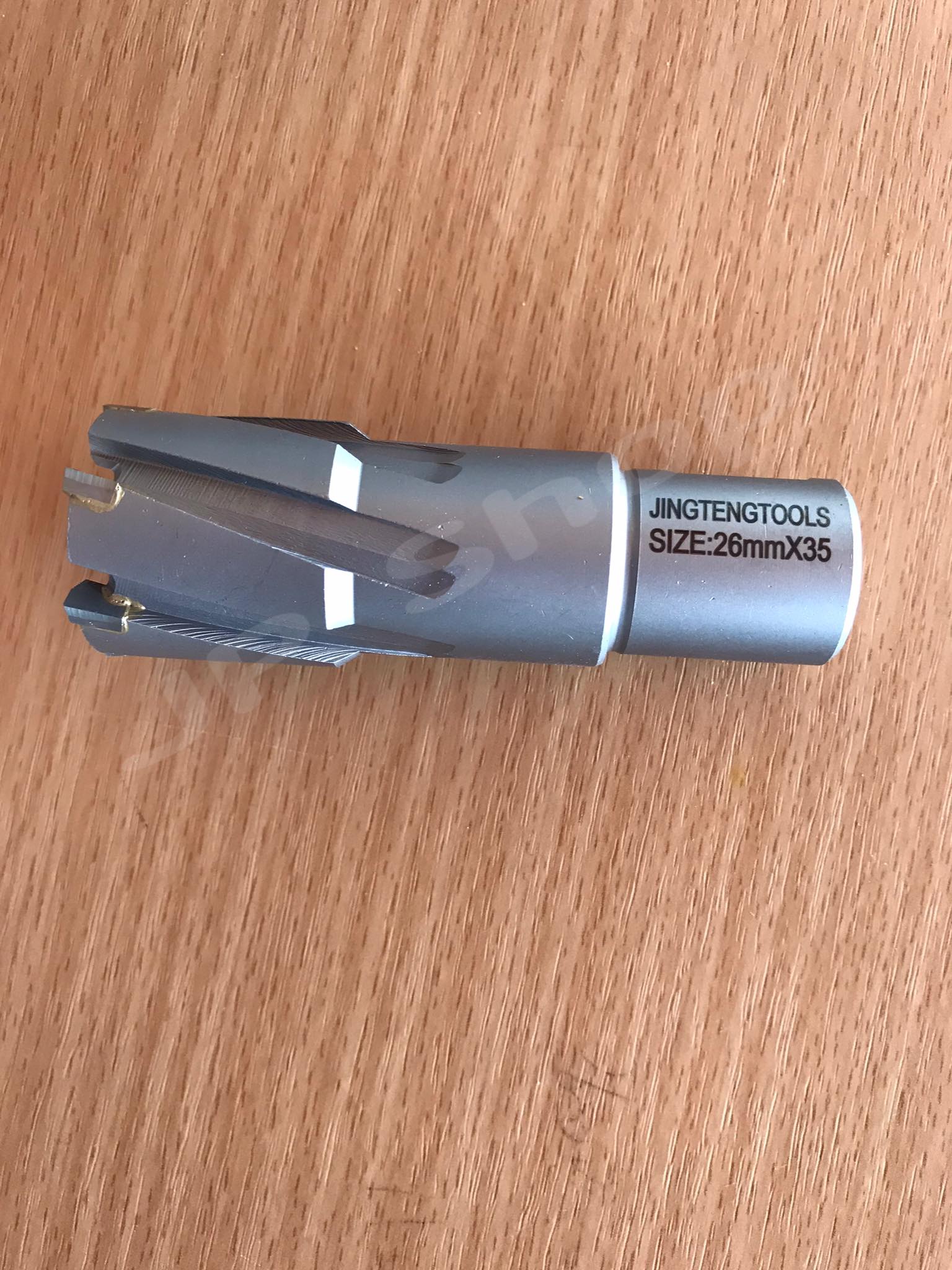 ดอกสว่านเจ็ทบอส แบบโฮลซอว์คาร์ไบสำหรับเจาะเหล็กหนา ด้วยสว่านแม่เหล็กไฟฟ้า ขนาด26*35 มม. #2635