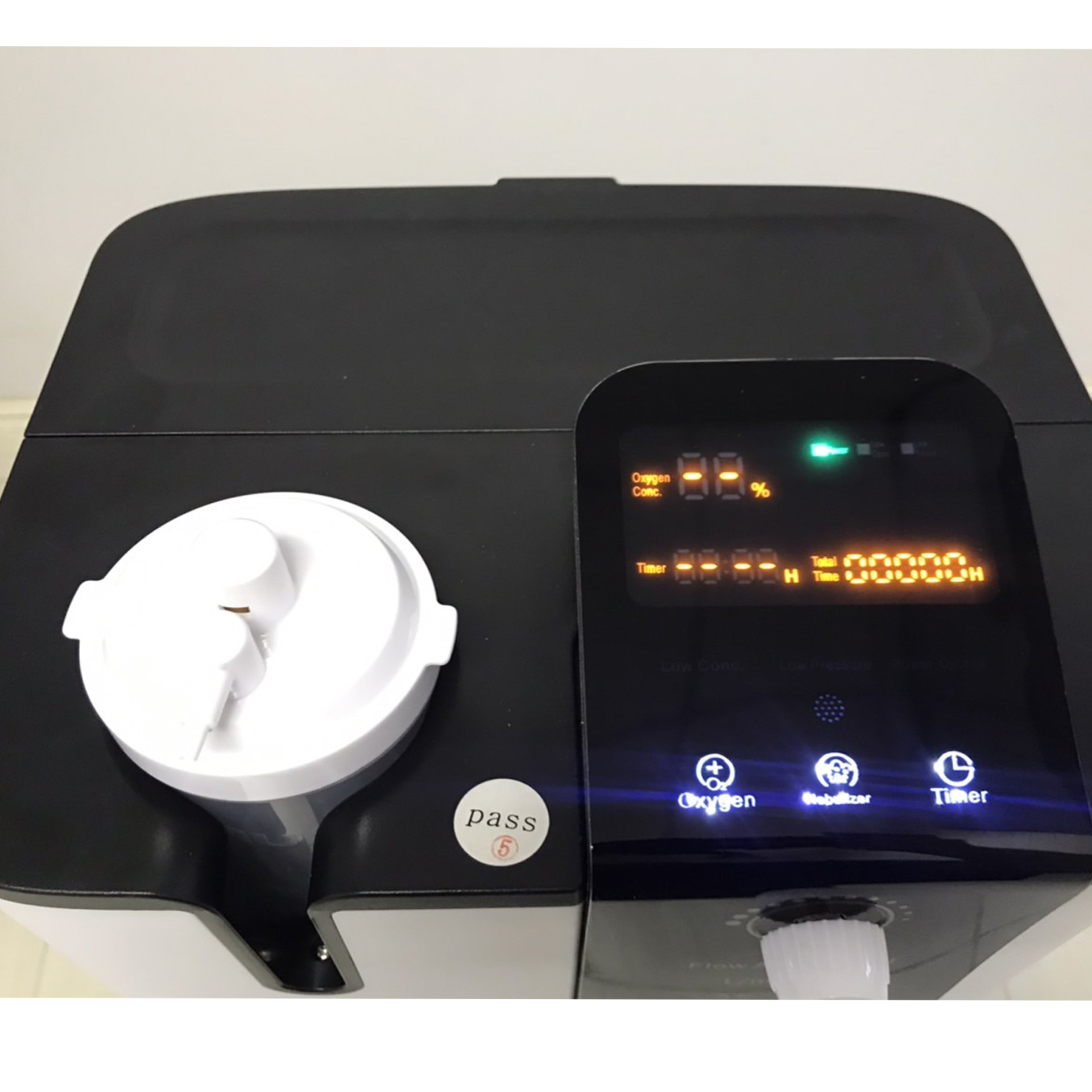 เครื่องเพิ่มความเข้มข้นของออกซิเจน 3 ลิตร ชนิดพ่นละอองยาได้ ยี่ห้อ Owgel รุ่น OZ-3-01TW0 (with Nebulizer Installation)