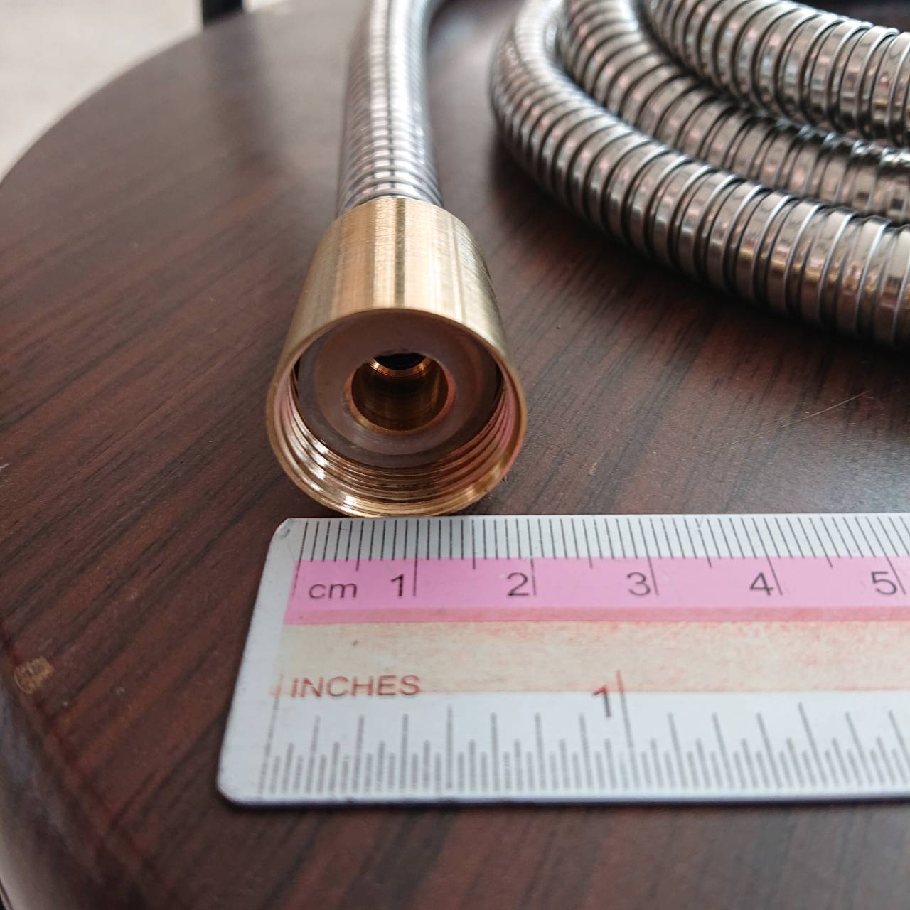 สายน้ำดี สแตนเลสหัวทองเหลืองยาว 2.00 ม. สำหรับฝักบัว ฝักชำระ เกลียวใน 4 หุน#10119 เกลียวประปาบ้านเราคะลูกค้า