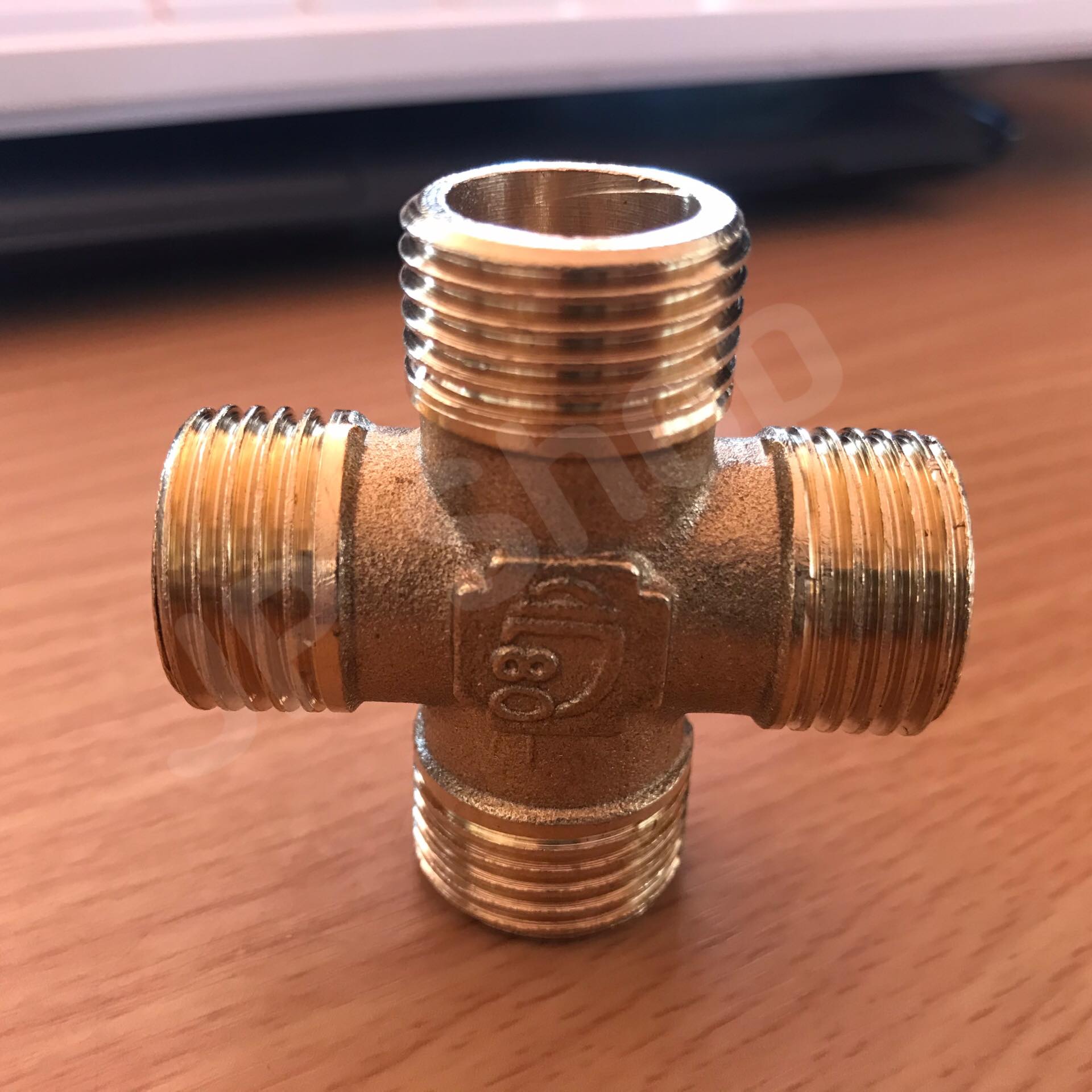 ข้อต่อสี่ทางทองเหลือง เกลียวนอกขนาด 4 หุน ข้อต่อ ทองเหลือง ข้อต่อสี่ทาง ตัดรอบทุกๆชั่วโมง #0654