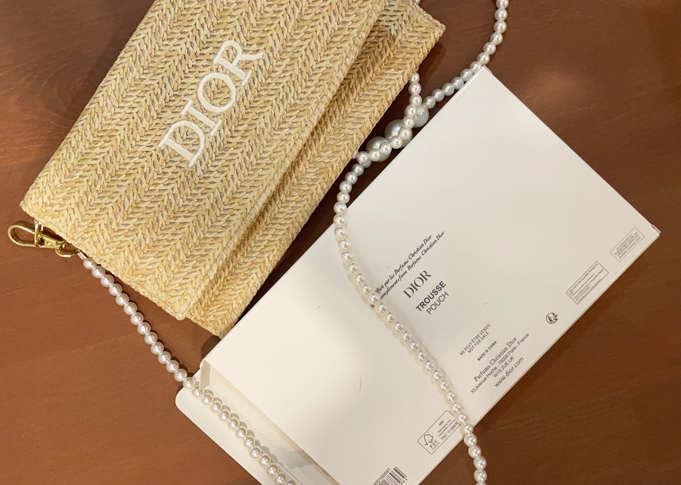 Dior Pouch Summer Collection (กระเป๋า+กล่อง+สายไข่มุก DIY ให้แล้ว) ของแท้