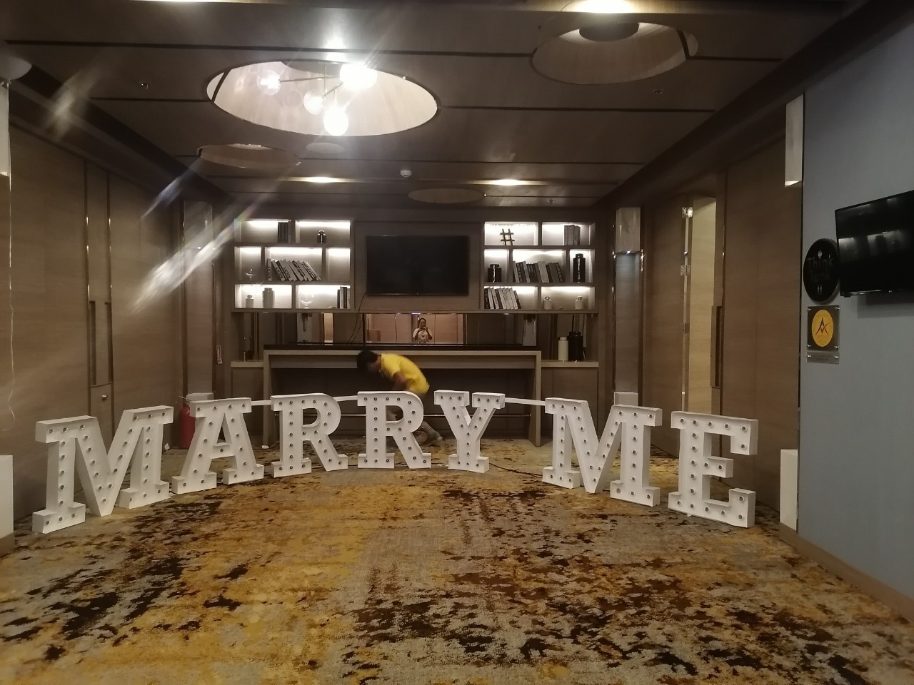 อักษรไฟปิงปอง สูง 120 cm ''Marry Me
