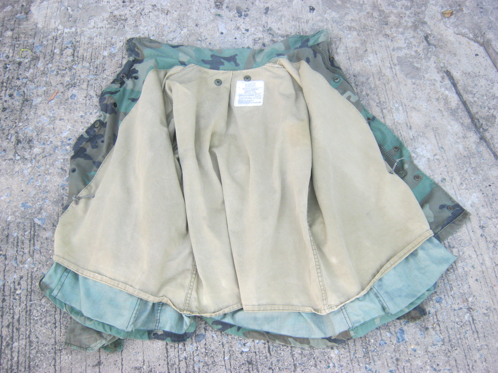 ขายแล้ว เสื้อทหารM65 ลาย woodland M65W8763XLR