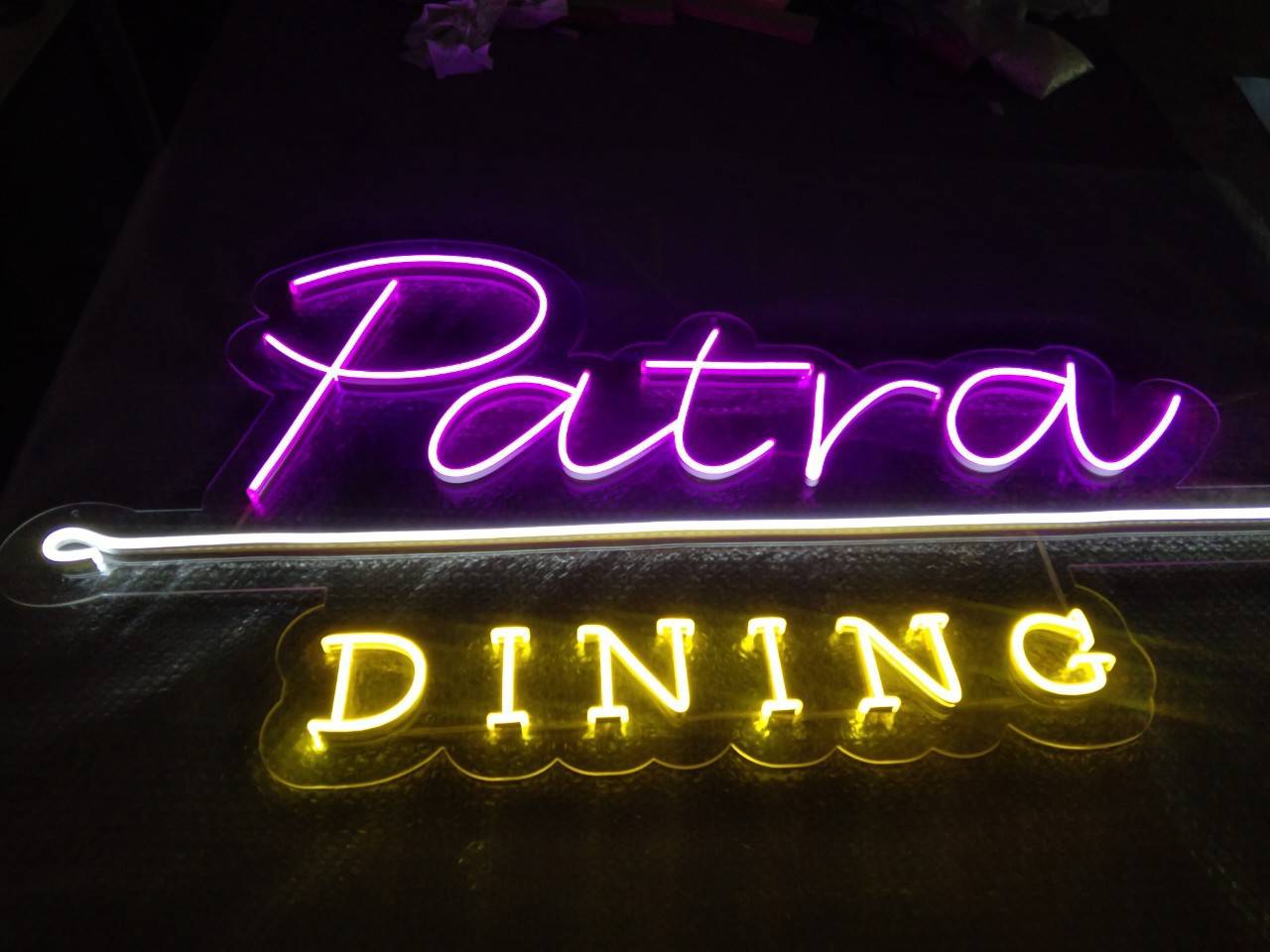 ป้ายไฟนีออนดัดled flex แสงสีม่วง,แสงสีเหลือง