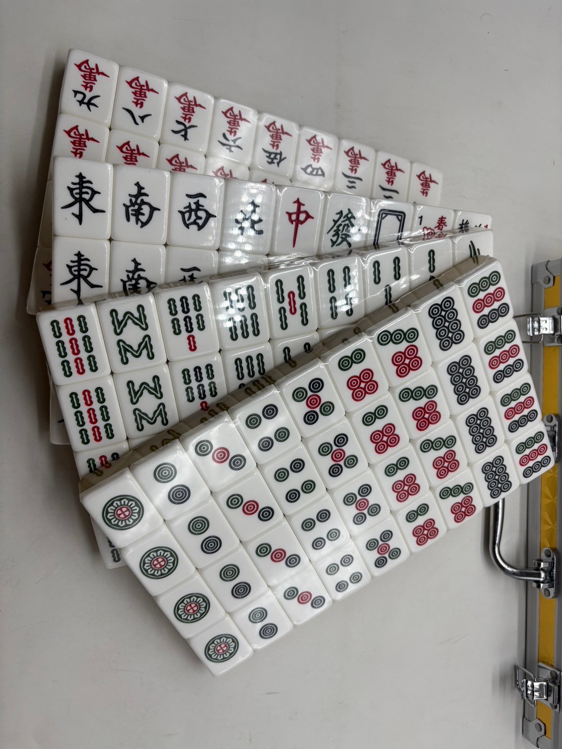 ไพ่นกกระจอกชุดพรีเมี่ยม High Quality Mahjong with Aluminum Box #37 สีทอง