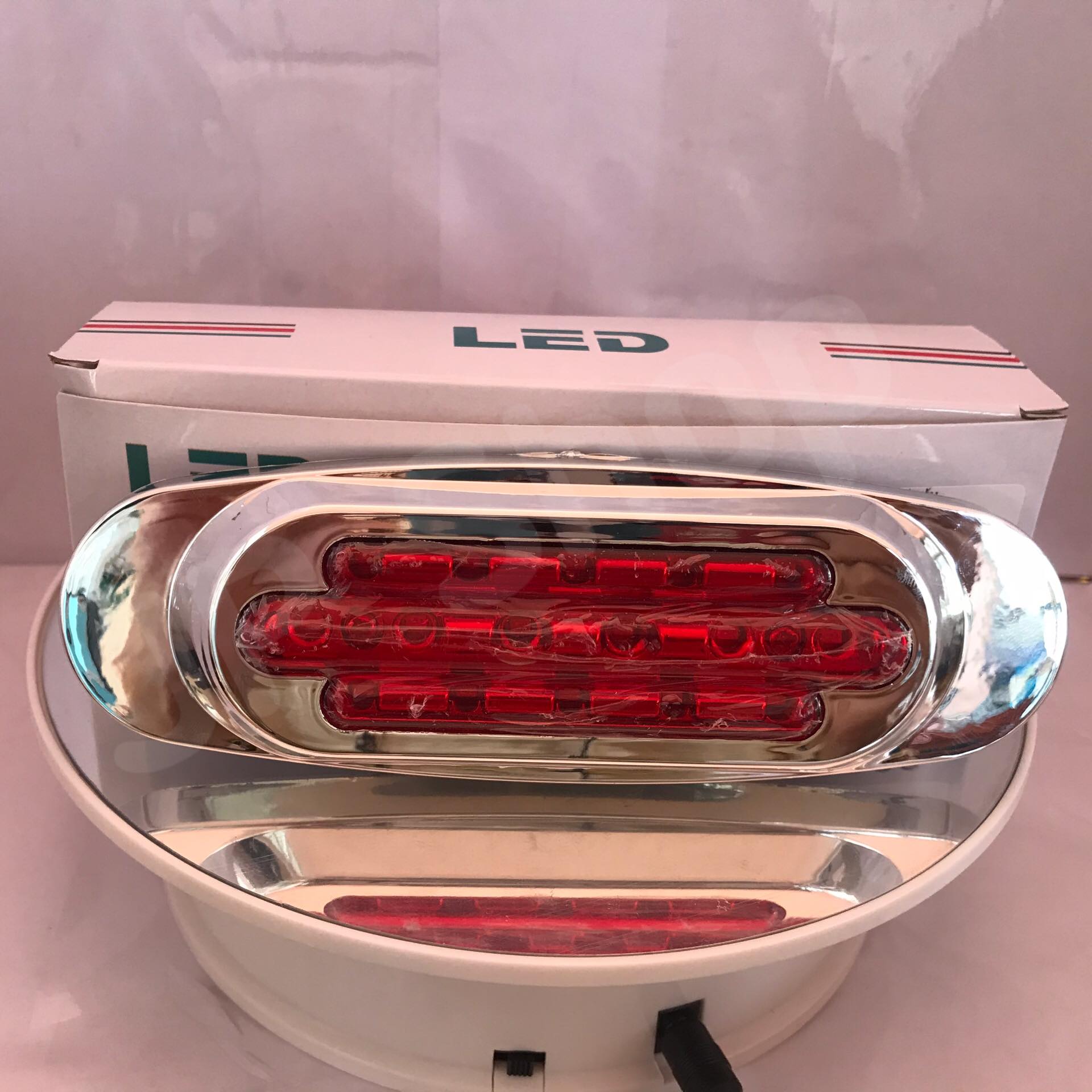 ไฟ 16 LED 12V-24V สีแดง #0390