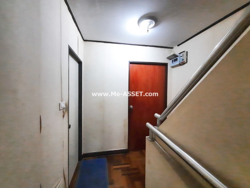 ขายทาวน์โฮม 3 ชั้น 18 ตรว ม.พรบดินทร ถ.นวมินทร์ 157 เขตบึงกุ่ม กรุงเทพฯ / การเดินทางสะดวกสามารถเข้า-ออกได้หลายเส้นทาง อาทิ ซอยนวลจันทร์ 36, 56, 157