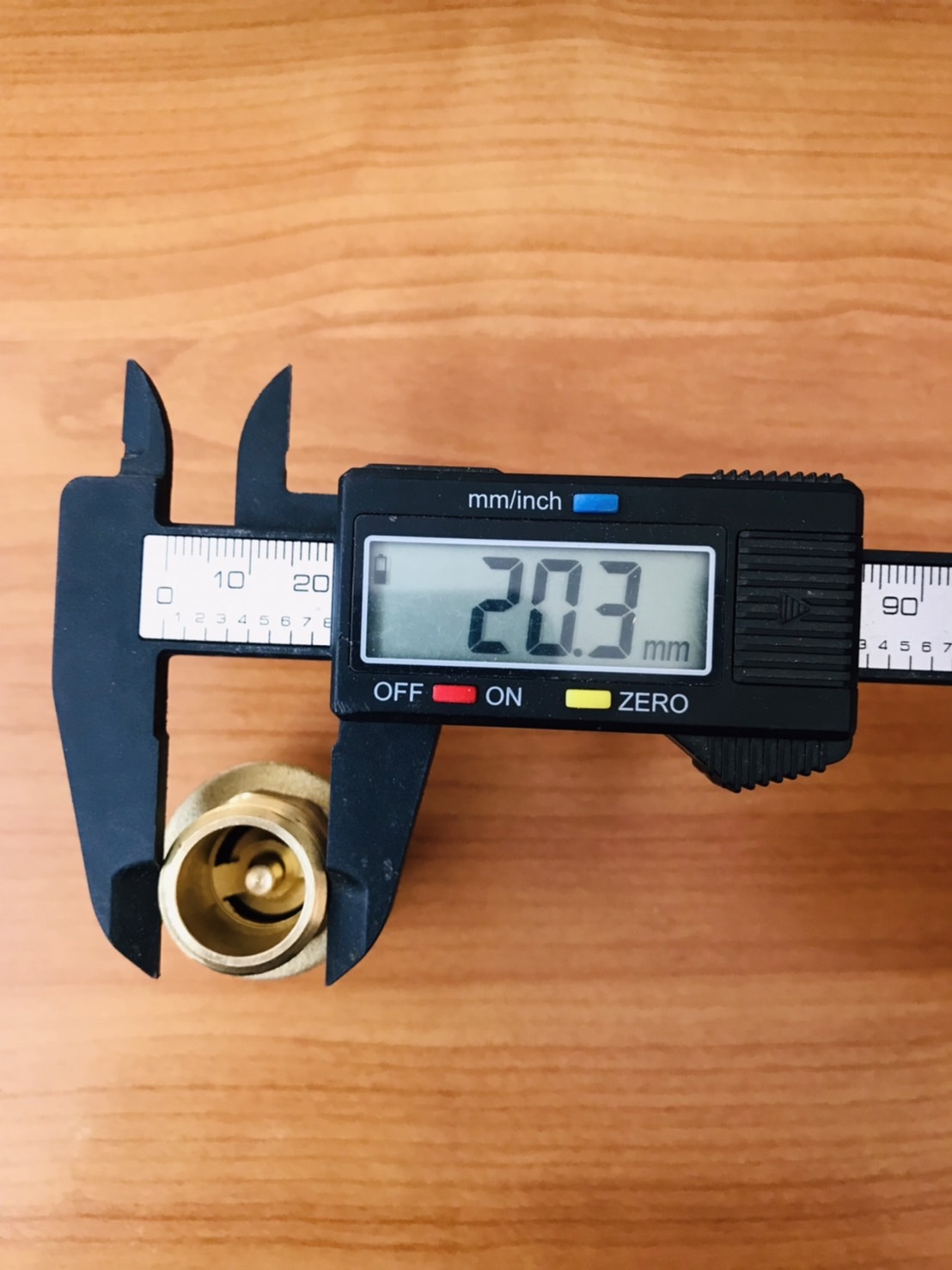 เช็ควาล์วทองเหลือง ขนาด 1/2 นิ้ว เกลียวใน-นอก (น้ำเข้าด้านเกลียวนอก) Brass Check Valve 1/2 inch Female-Male (ThreadInlet pipe, external thread )#00009