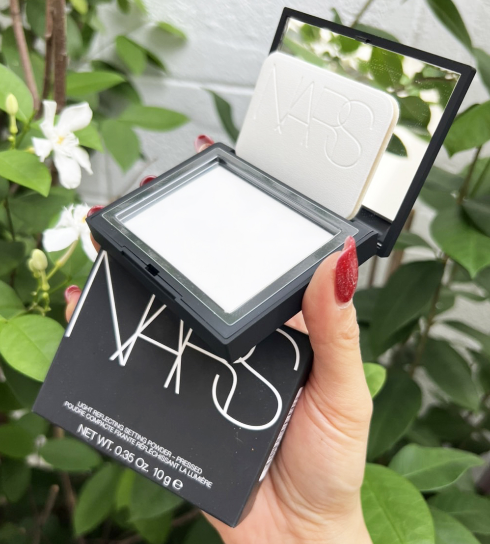 NARS Light Reflecting Setting Powder Pressed 10g. สี #Translucent Crystal แป้งอัดแข็ง