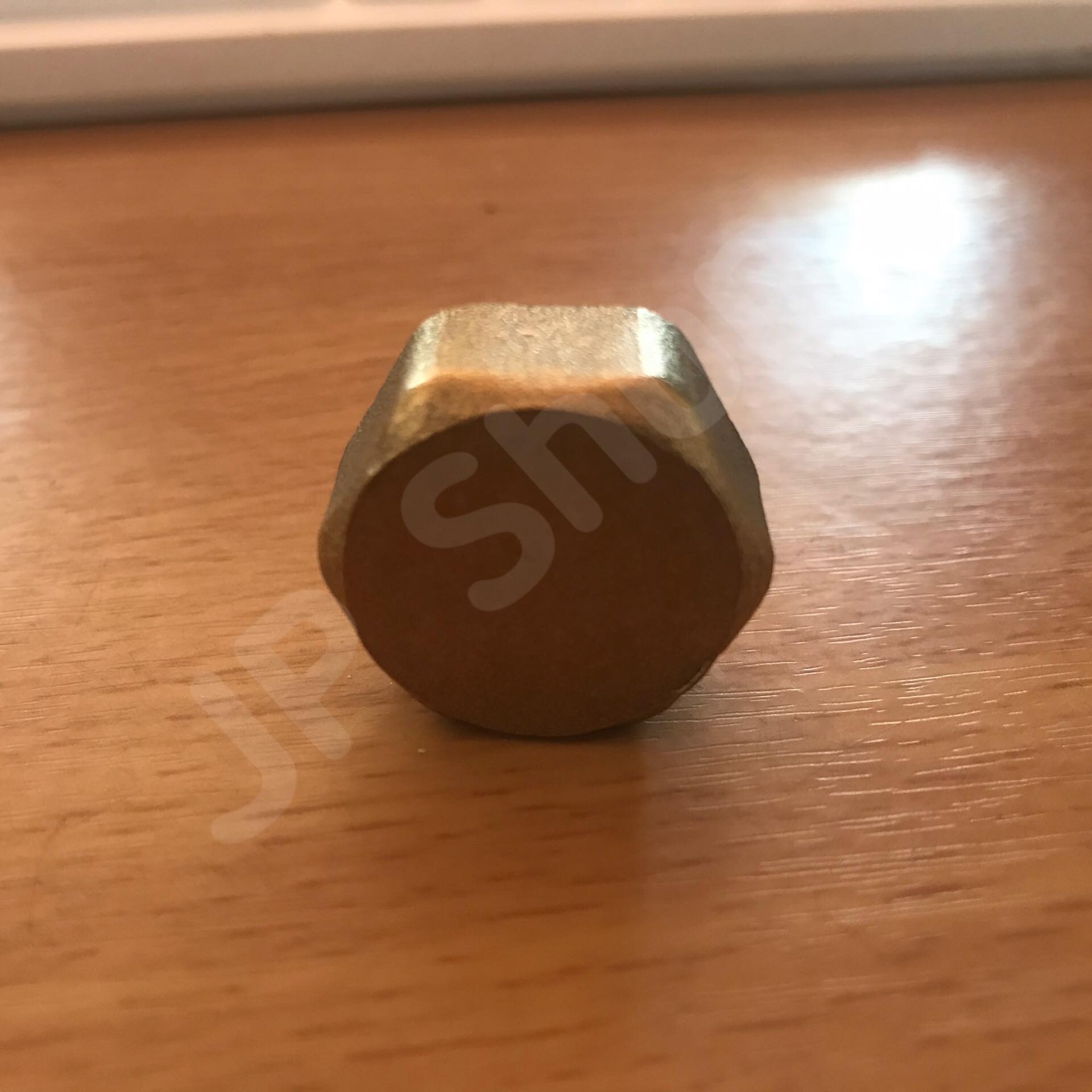 ฝาปิดทองเหลือง เกลียวใน ขนาด 4 หุน #1154