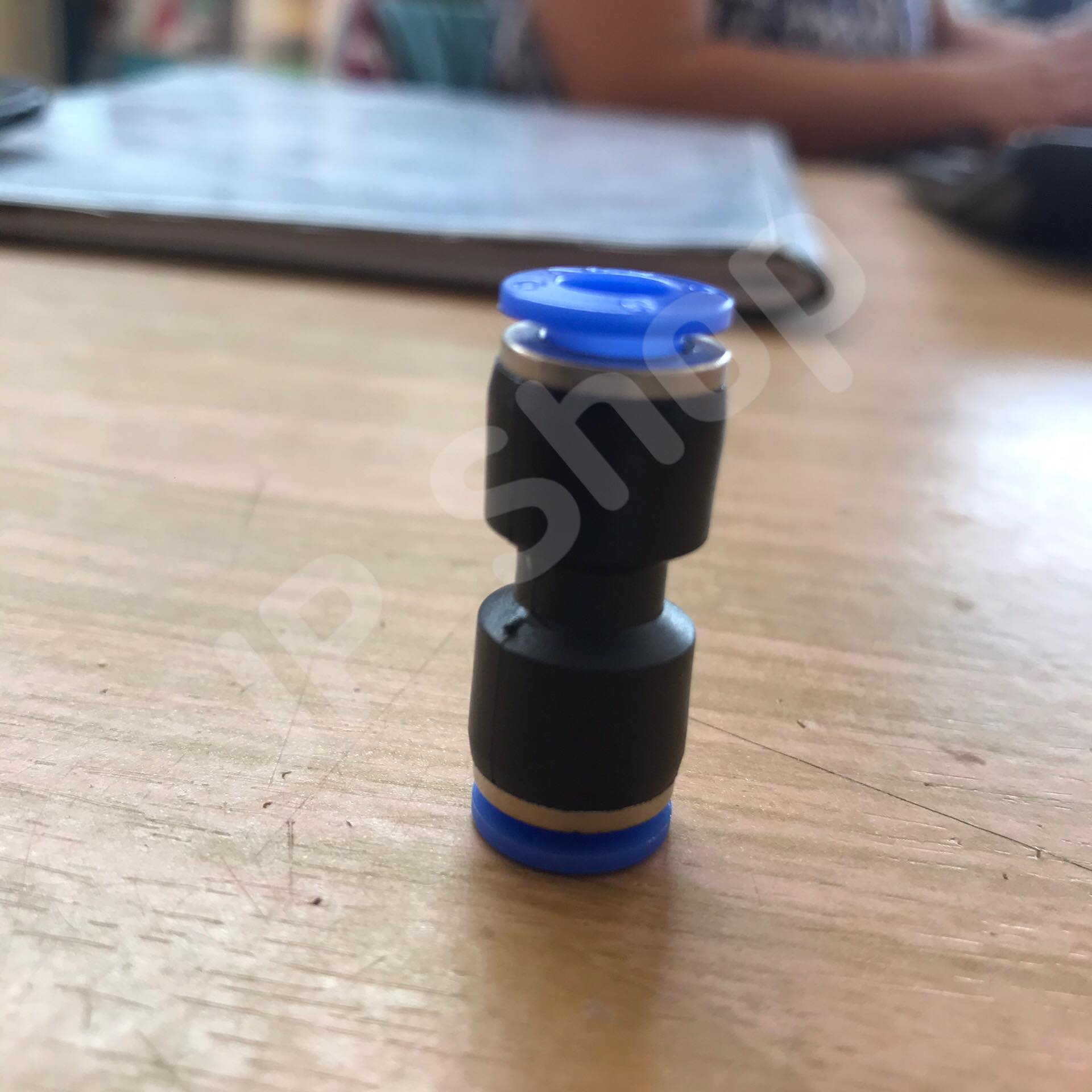 ข้อต่อลมต่อตรง ฟิตติ้งเมติกส์แบบตอตรง ขนาด 06 มม. ใช้กับสายลม 06 มม. แพค 10 ตัว ข้อต่อ PU 06 #0306