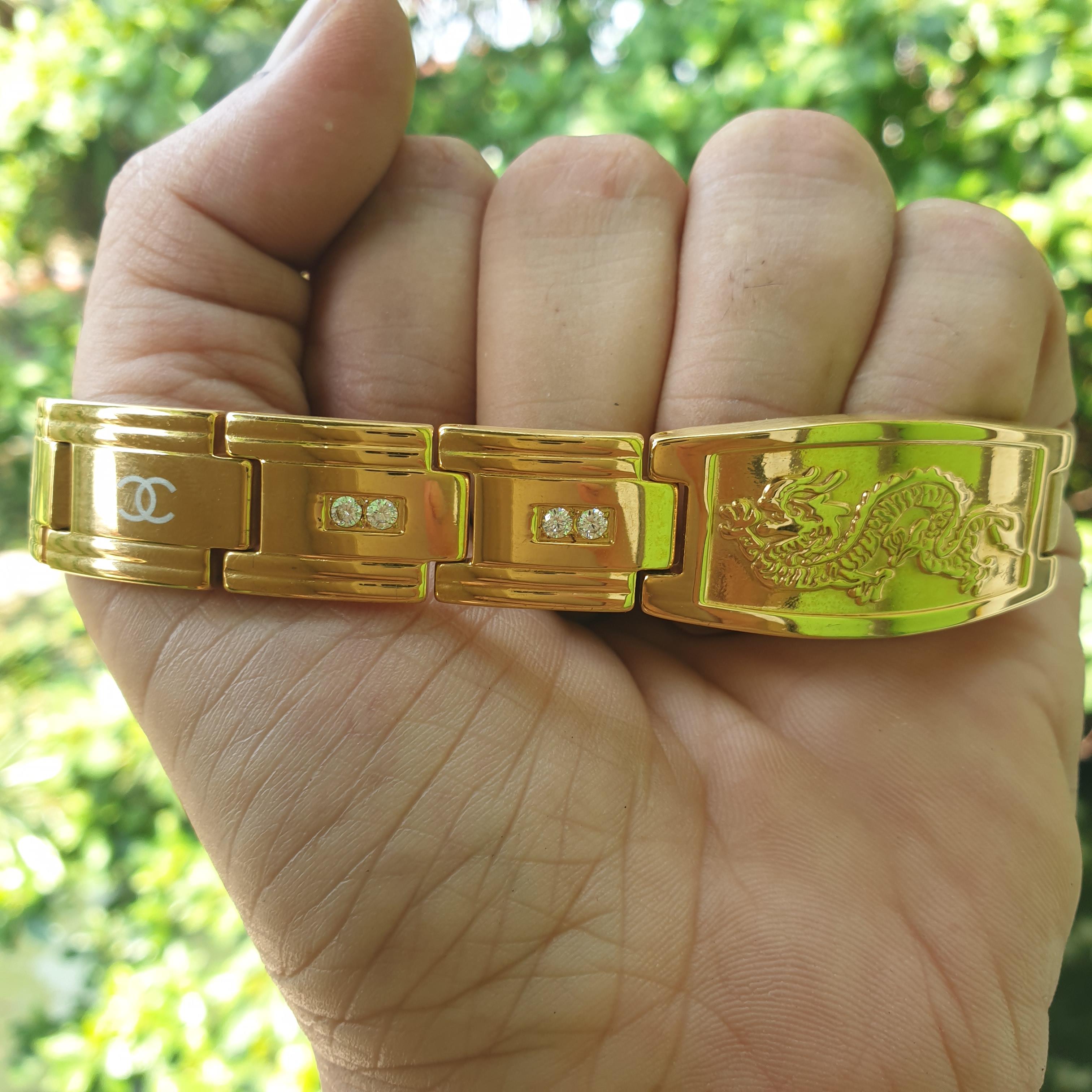 สร้อยข้อมือมังกรฝังเพชร กว้าง1.5cm. พร้อมแร่ปรับสมดุลร่างกาย งานเลเซอร์ ไม่ลอกไม่ดำ
