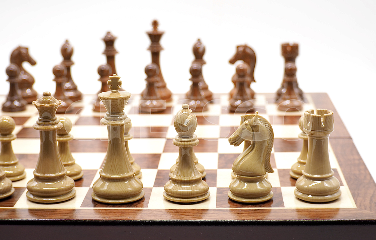 ชุดหมากรุกสากลไม้พับ2(ตัวอะคริลิคลายไม้)