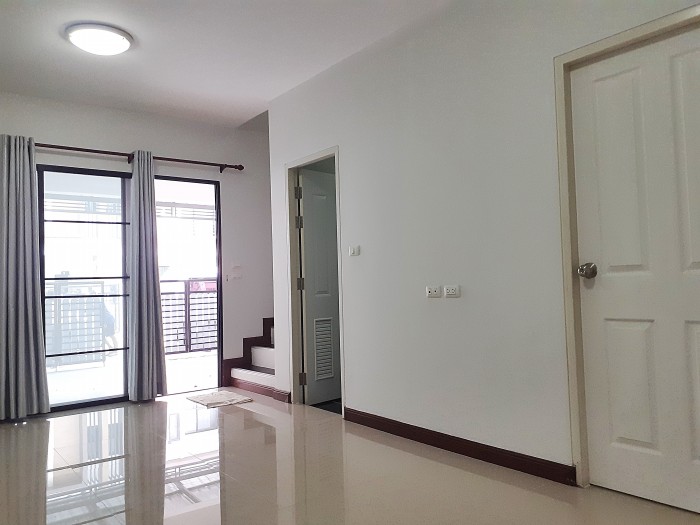 ขายทาวน์เฮ้าส์ ม.บ้านฟ้ากรีนเนอรี่ ปิ่นเกล้า สาย 5 ถ.บรมราชชนนี ต.บางเตย อ.สามพราน นครปฐม ใกล้เซ็นทรัลศาลายา / พื้นที่ 2 ชั้น 20 ตารางวา