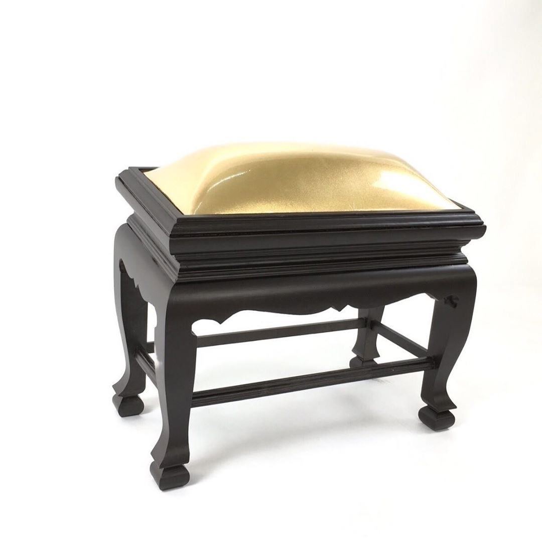 โต๊ะกราบเดี่ยว ด้าน โอ๊ค