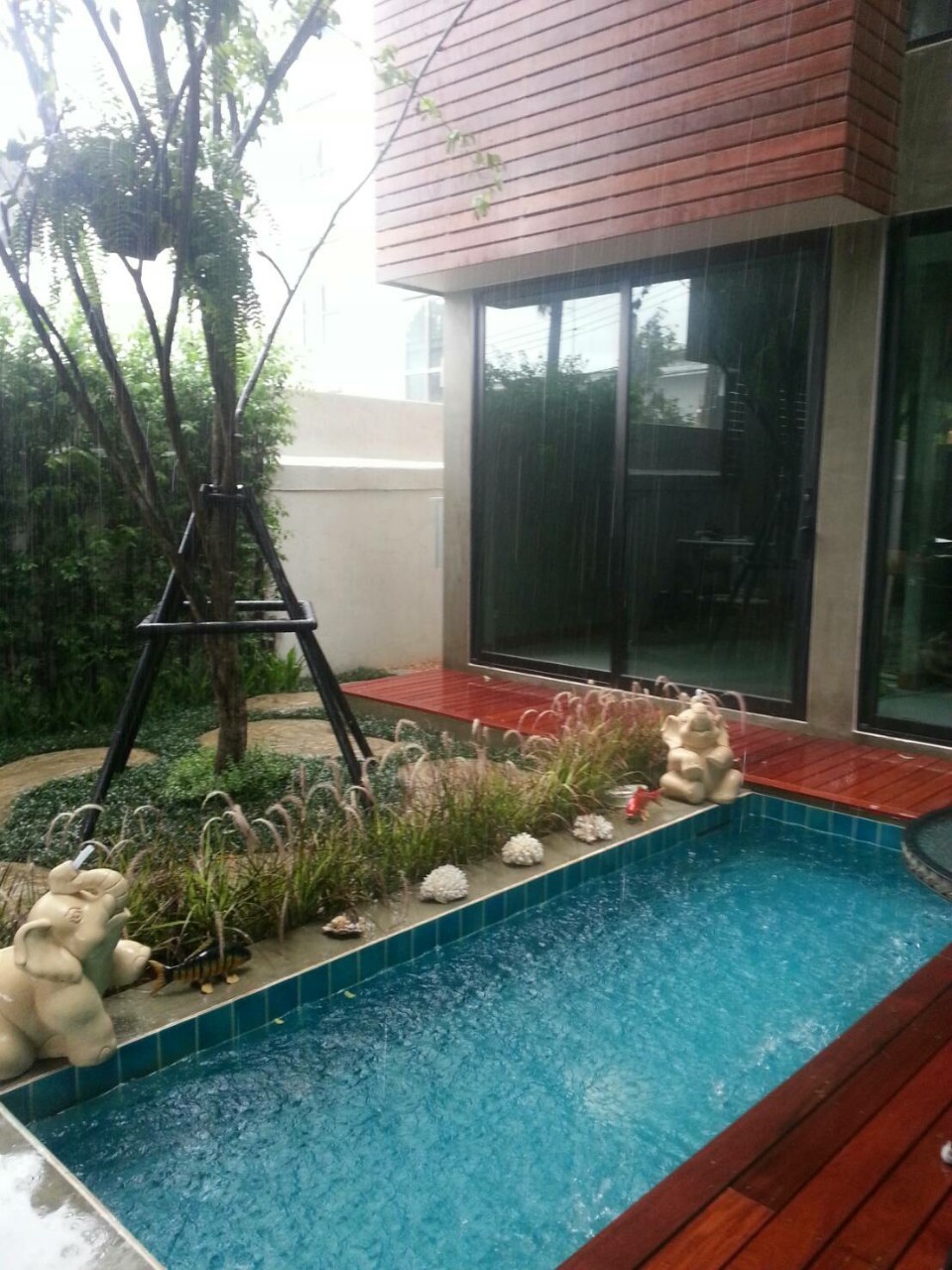 ขายบ้านเดี่ยว 3 ชั้น สไตล์ Tropical Loft ซ.พหลโยธิน 8 (ซ.สายลม) 4 นอน 5 น้ำ สามเสนใน พญาไท