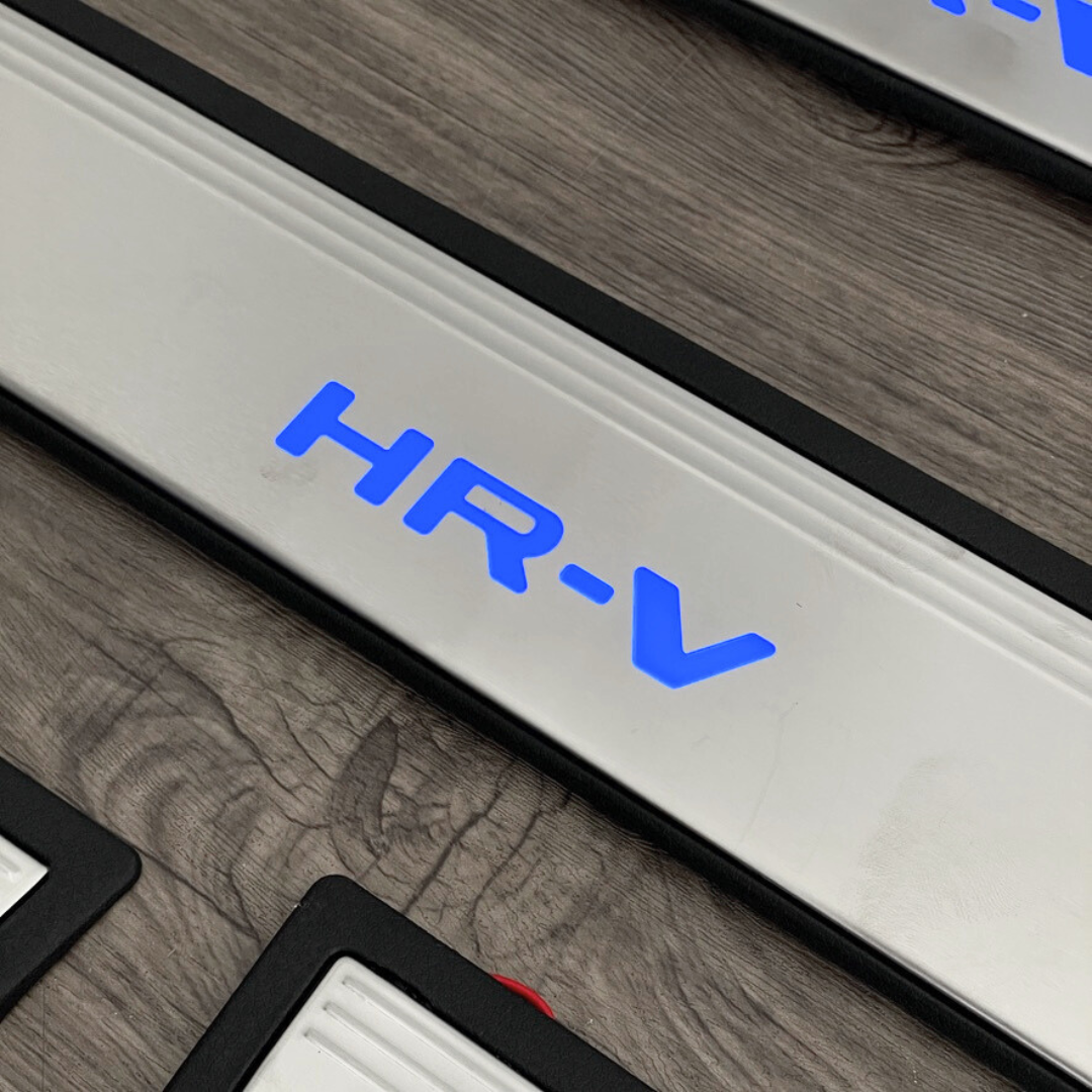 คิ้วบันไดสเตนเลสมีไฟ LED Honda HR-V e:HEV รุ่น OEM(ทรงศูนย์) มีไฟ LED