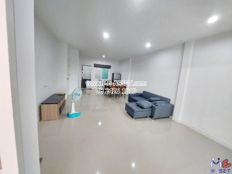 ขายและเช่า ทาวน์โฮม ย่าน คลองพระอุดม คลองข่อย วัดท่าเกวียน วัดทองสะอาด ลาดหลุมแก้ว : บ้านสวนธนาการ์เด้น : 2 ชั้น 22.7 ตารางวา