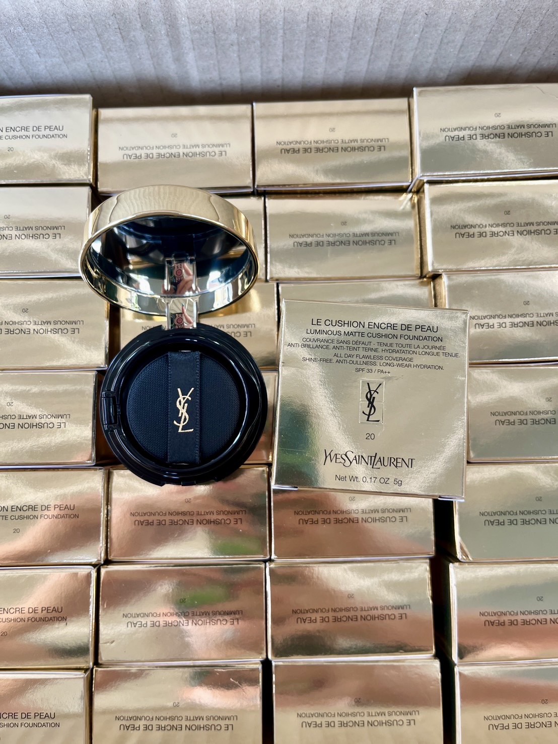 รองพื้น YSL Le Cushion Encre De Peau ขนาดทดลอง 5g. สี B20 คุชชั่น สำหรับ ผิวขาวเหลือง