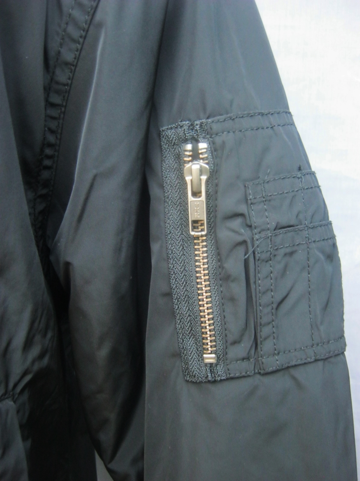 เสื้อนักบิน สีดำ