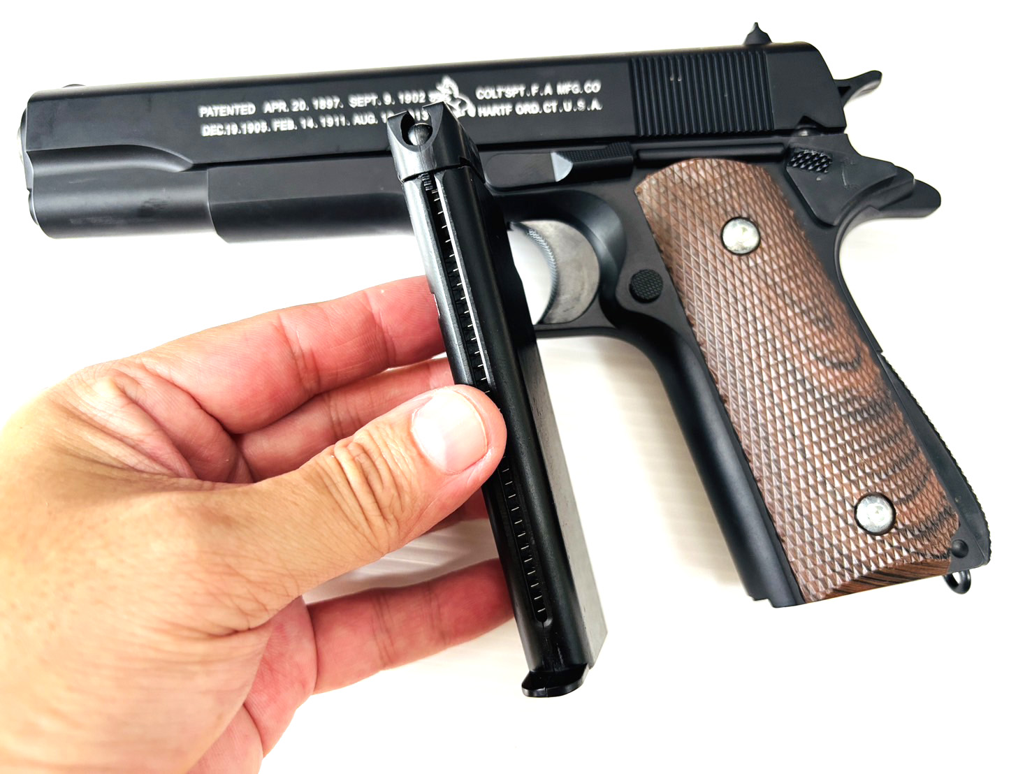 ปืนอัดลมสั้น รุ่น M1911 โลหะ ระบบชักยิงทีละนัด