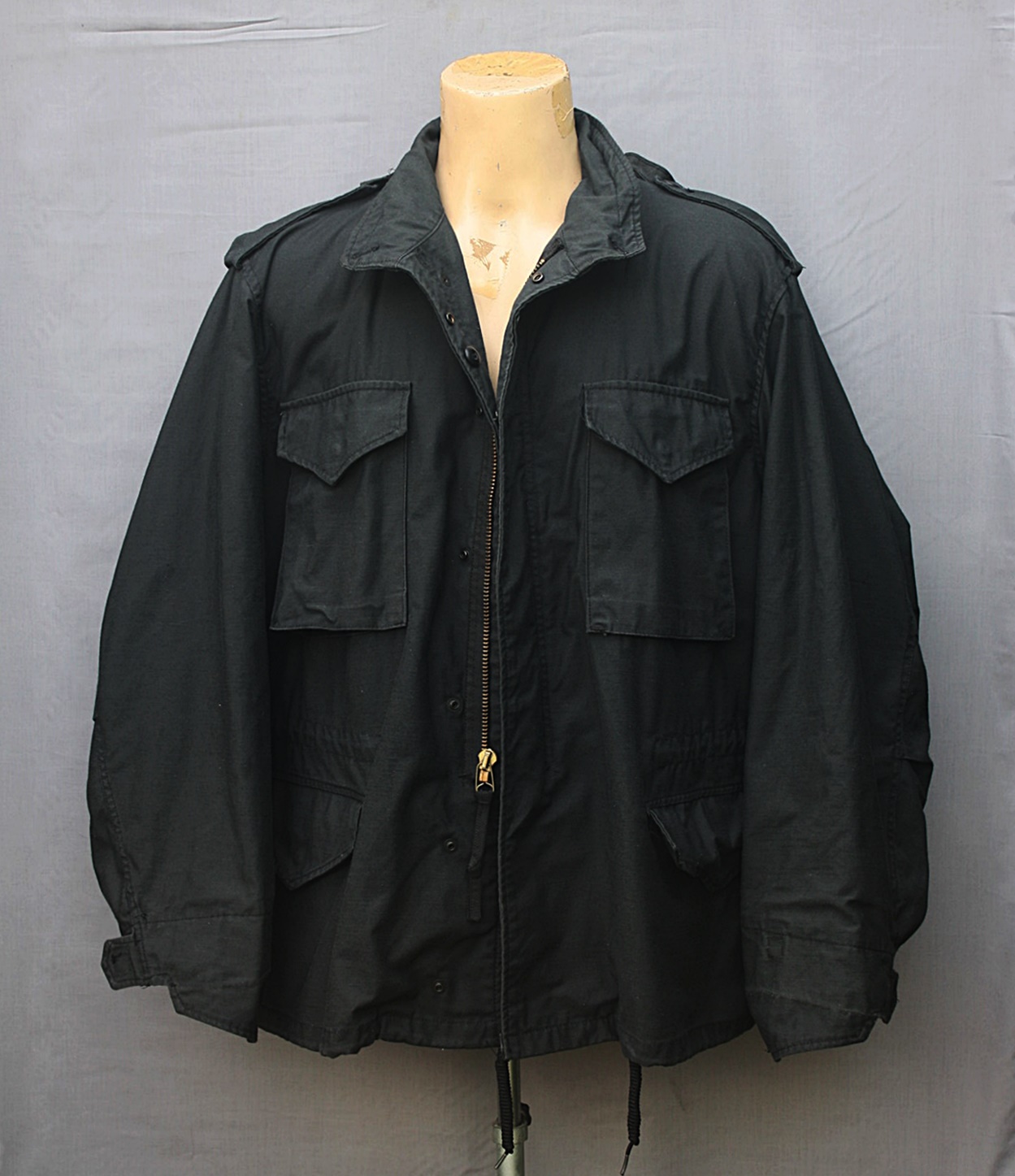 เสื้อทหารสหรัฐ M65 สีดำ Alphaindustries USA