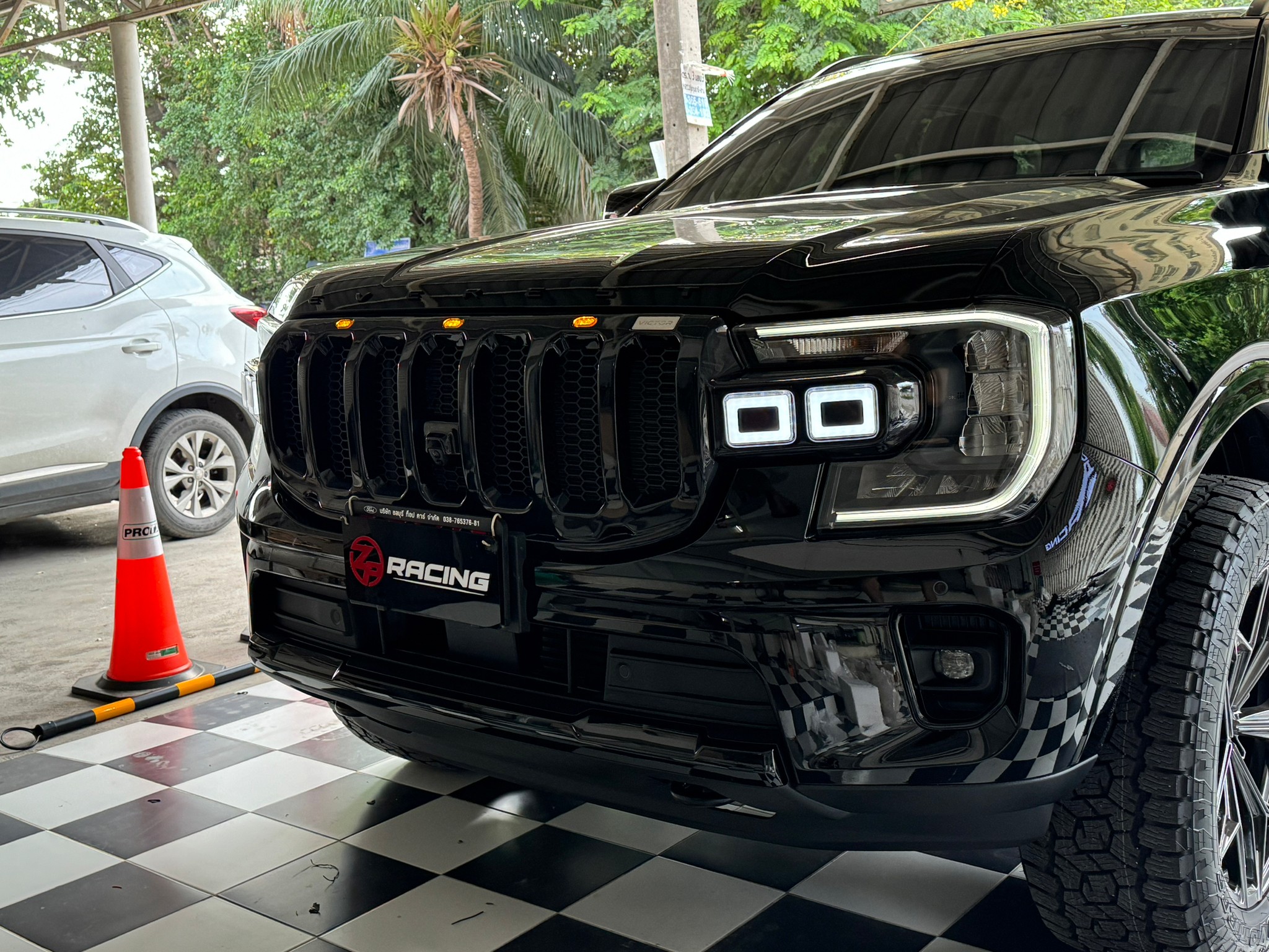 กระจังหน้าฟอร์ด Everest Next Gen รุ่น Victor