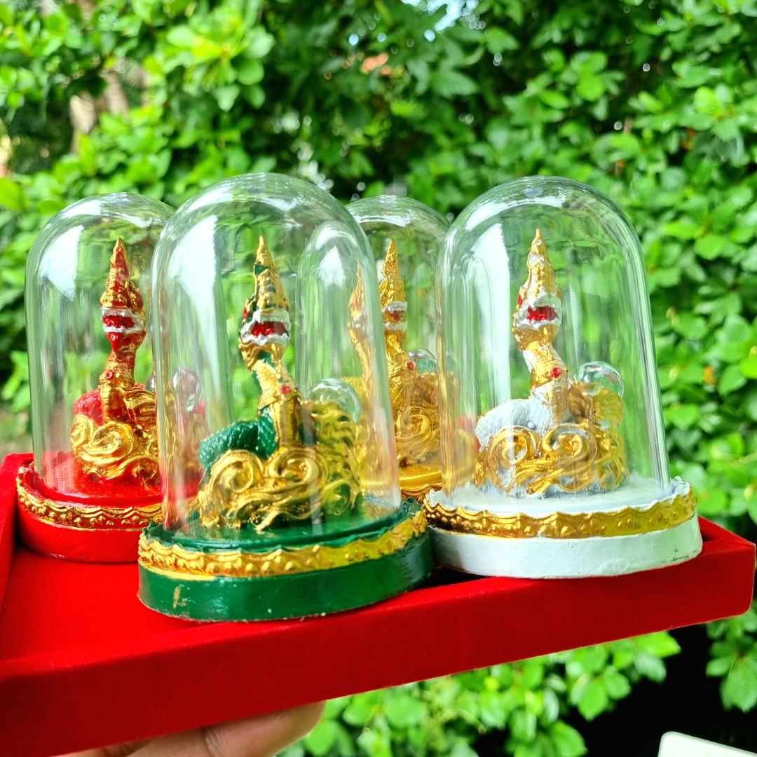 ครอบแก้ว พญานาค พร้อมลูกแก้ว เสริมโชคลาภ มี 5 สี เขียว ขาว ทอง แดง ดำบูชาหน้ารถ โต๊ะทำงาน ในร้านค้า หิ้ง +แถมฟรีผ้ายันต์ สำเนา