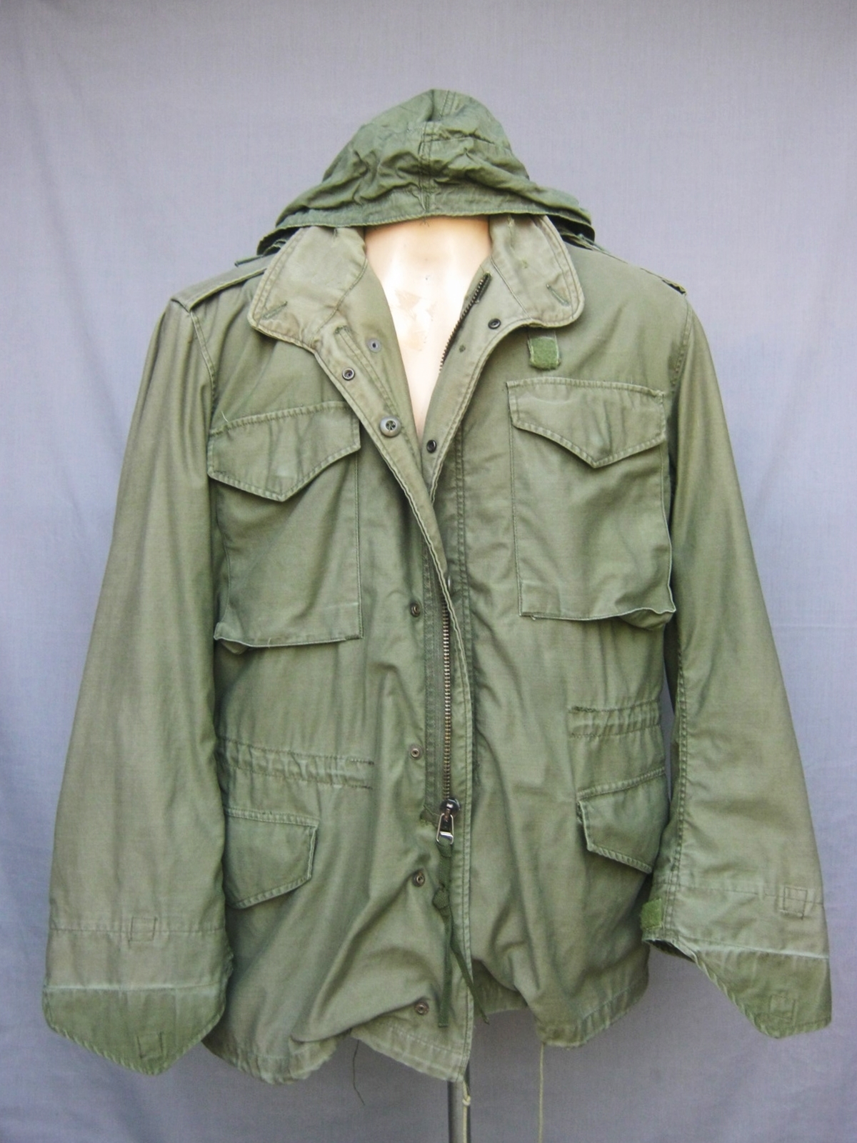 ขายแล้ว เสื้อทหาร M65 DPSC ซิปรมดำ Medium Regular