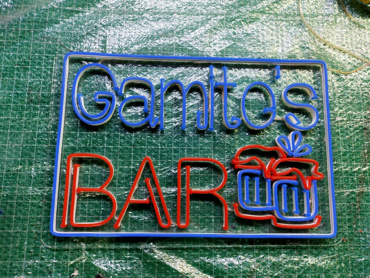 ไฟนีออน เฟค