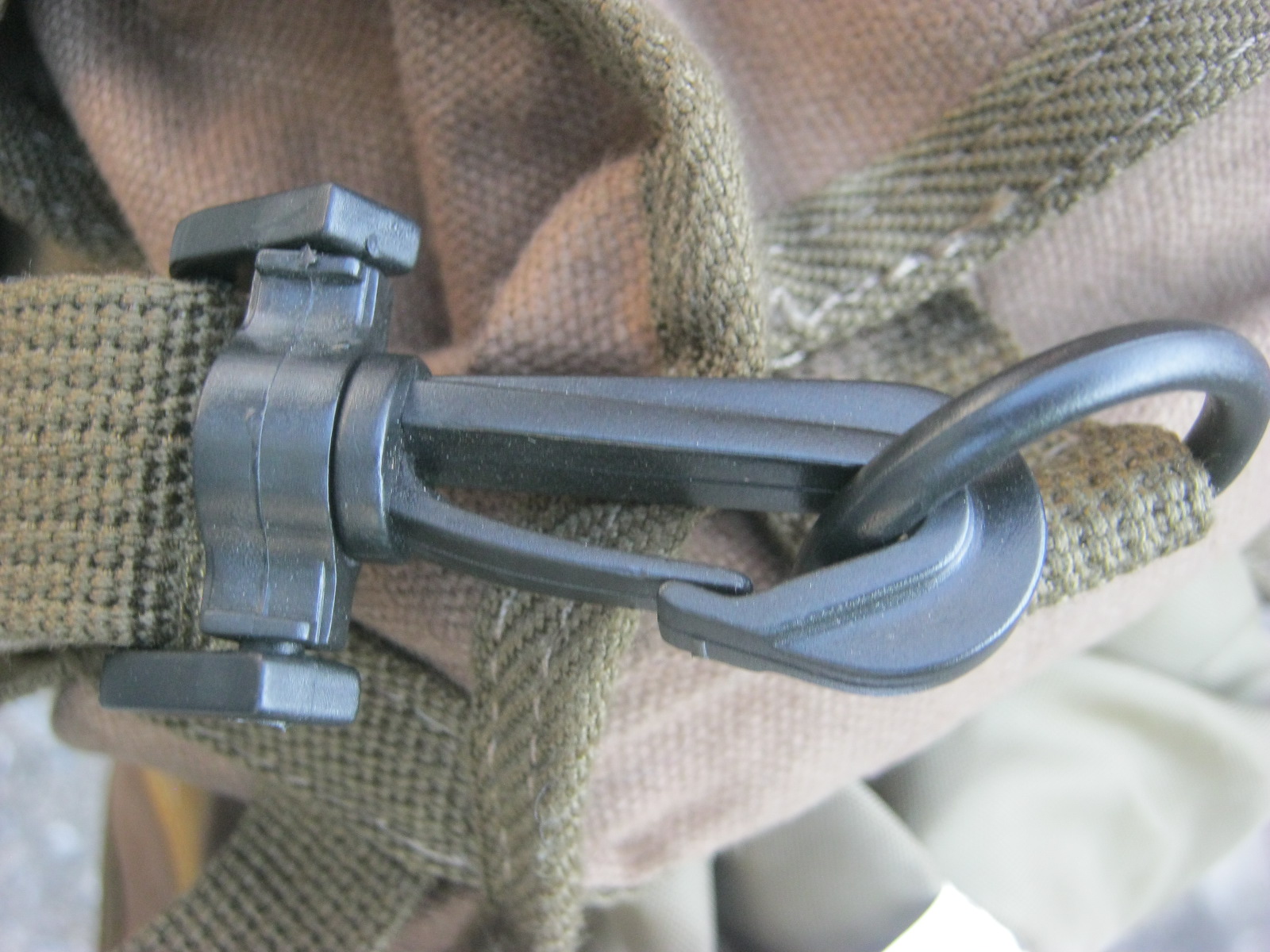 กระเป๋าใส่ถุงมือ BASIC HOUSE