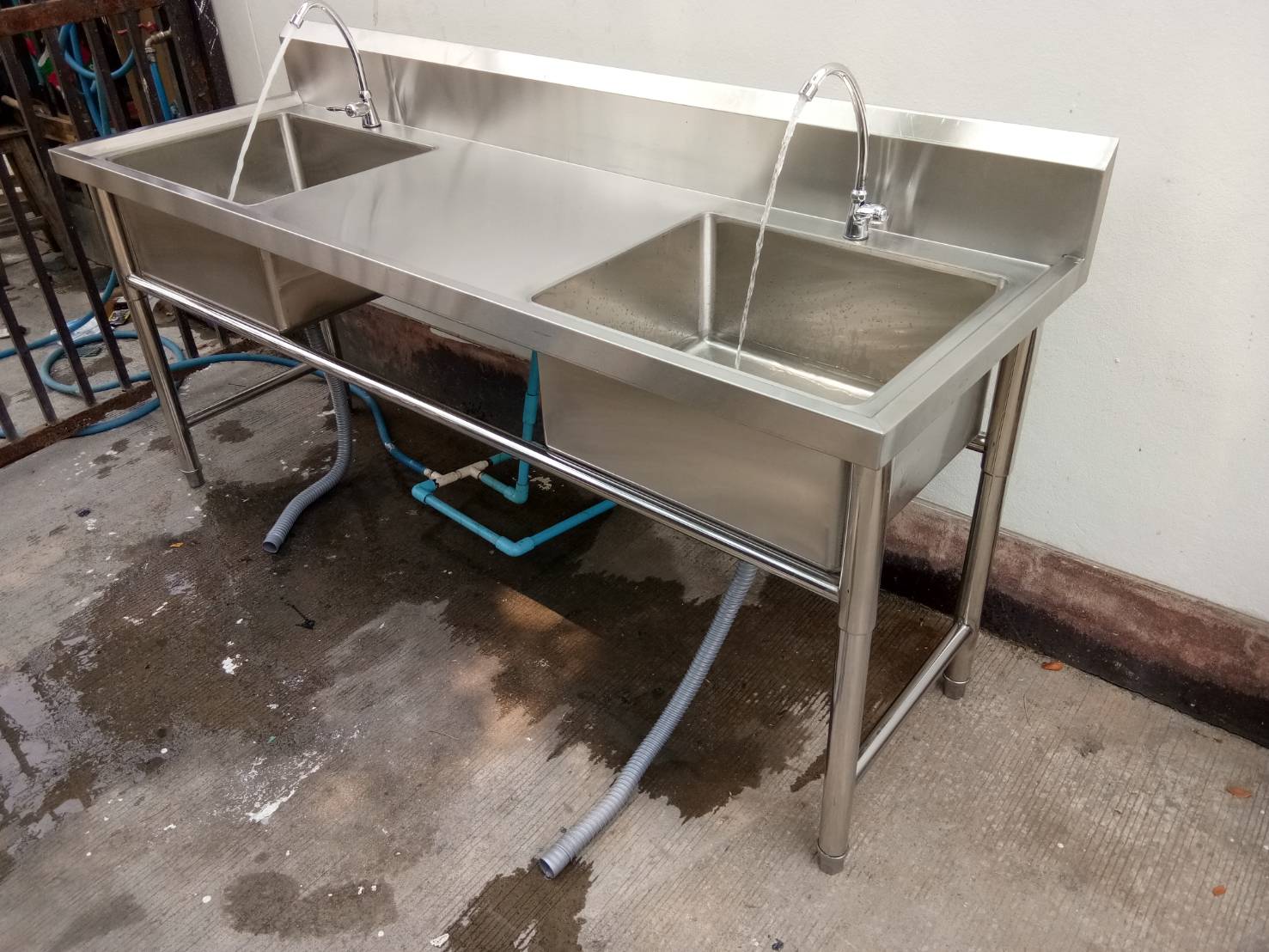 ซิงค์ล้างจานสแตนเลส 2 หลุมมีที่พักจานกลาง รุ่น：WSZD-186080