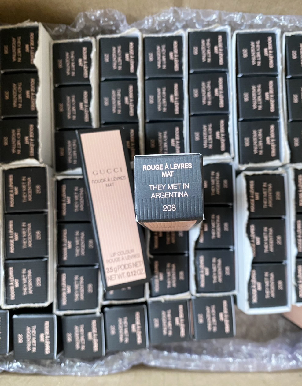 Gucci Rouge A Levres Mat Lip Colour 3.5g. สี 208- they met in Argentina (1แท่ง) หิ้วตปท.