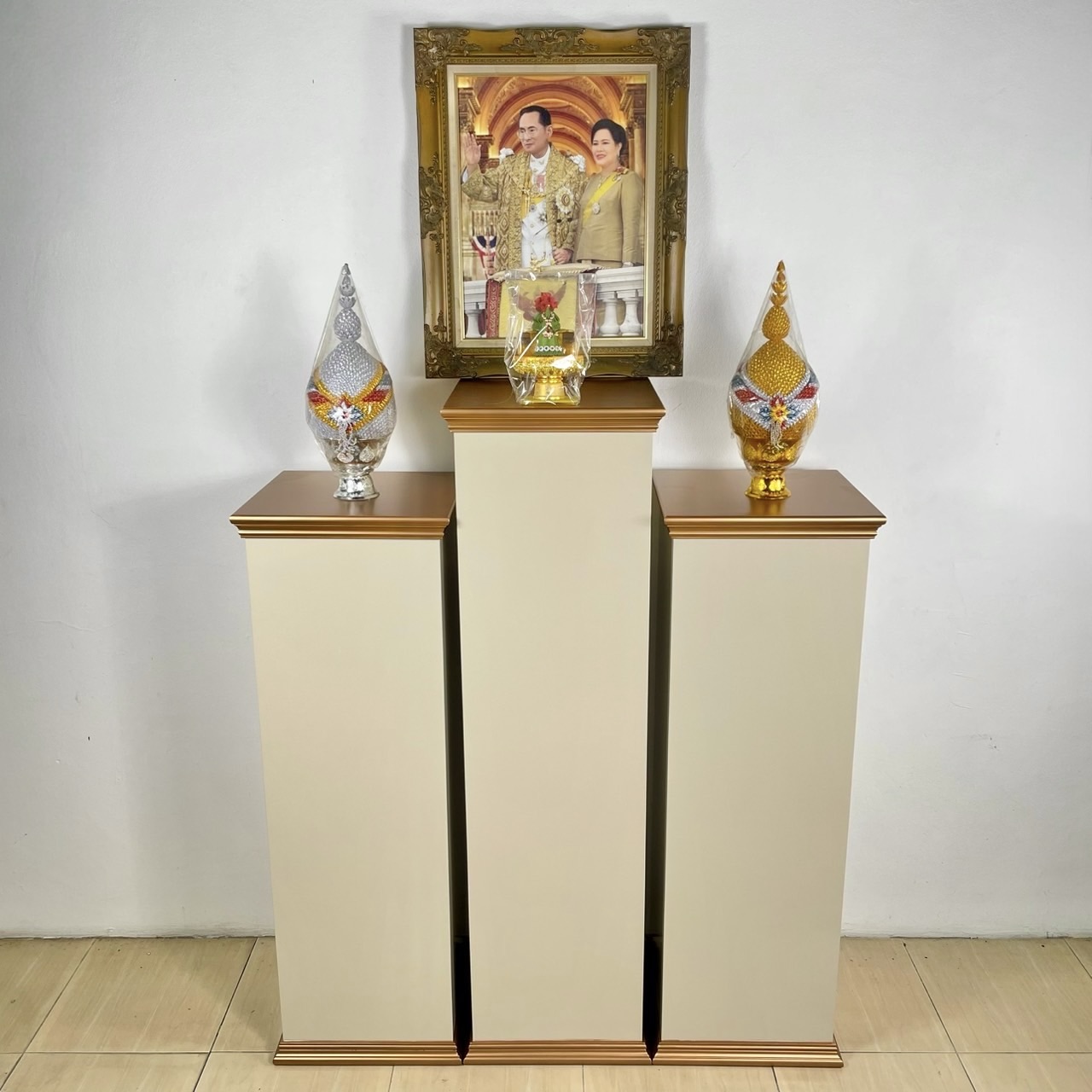 แท่นถวายพระพร สีครีมท็อปพิงก์โกลด์