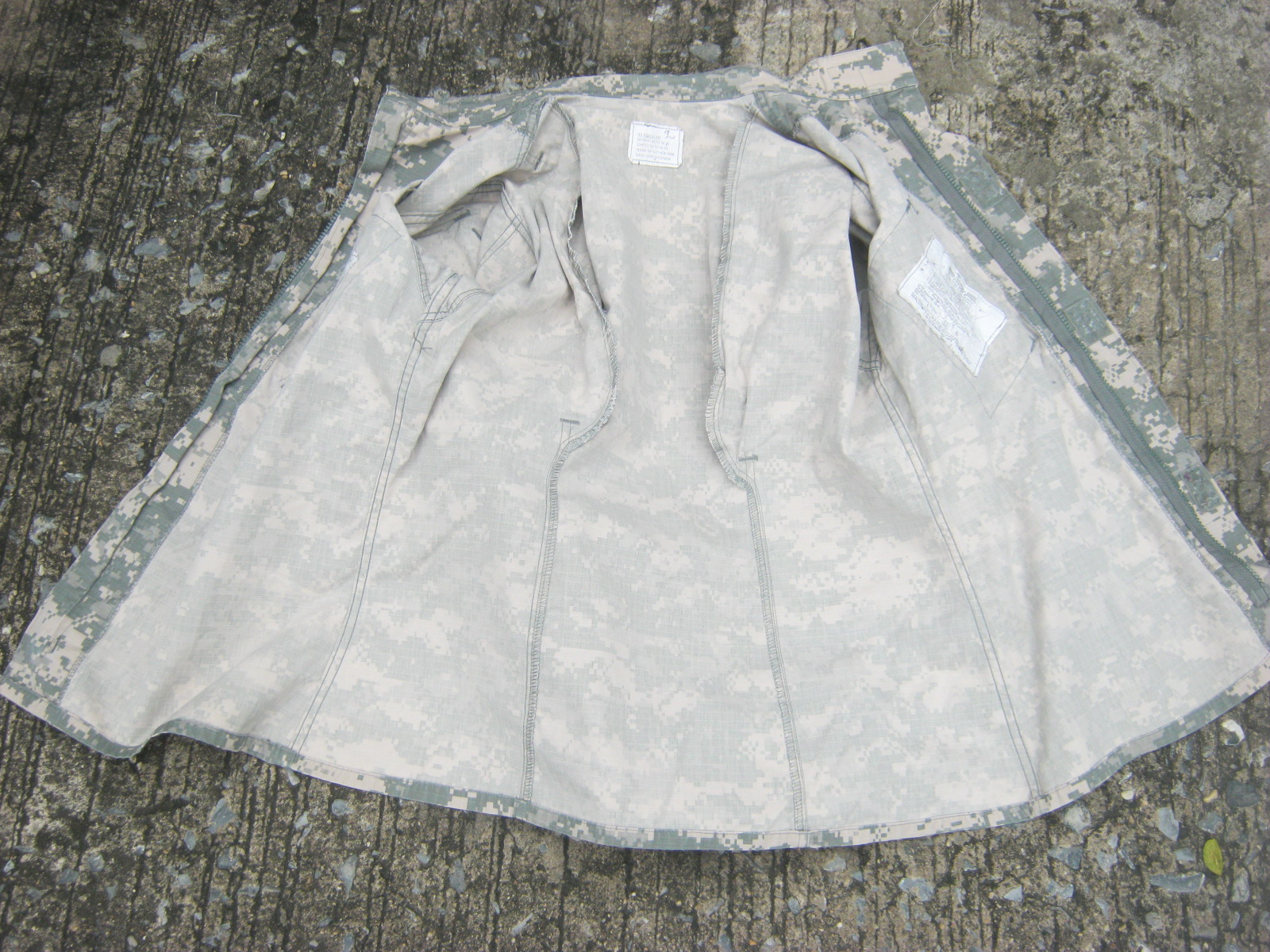 เสื้อ ACU ไซส์ เล็ก