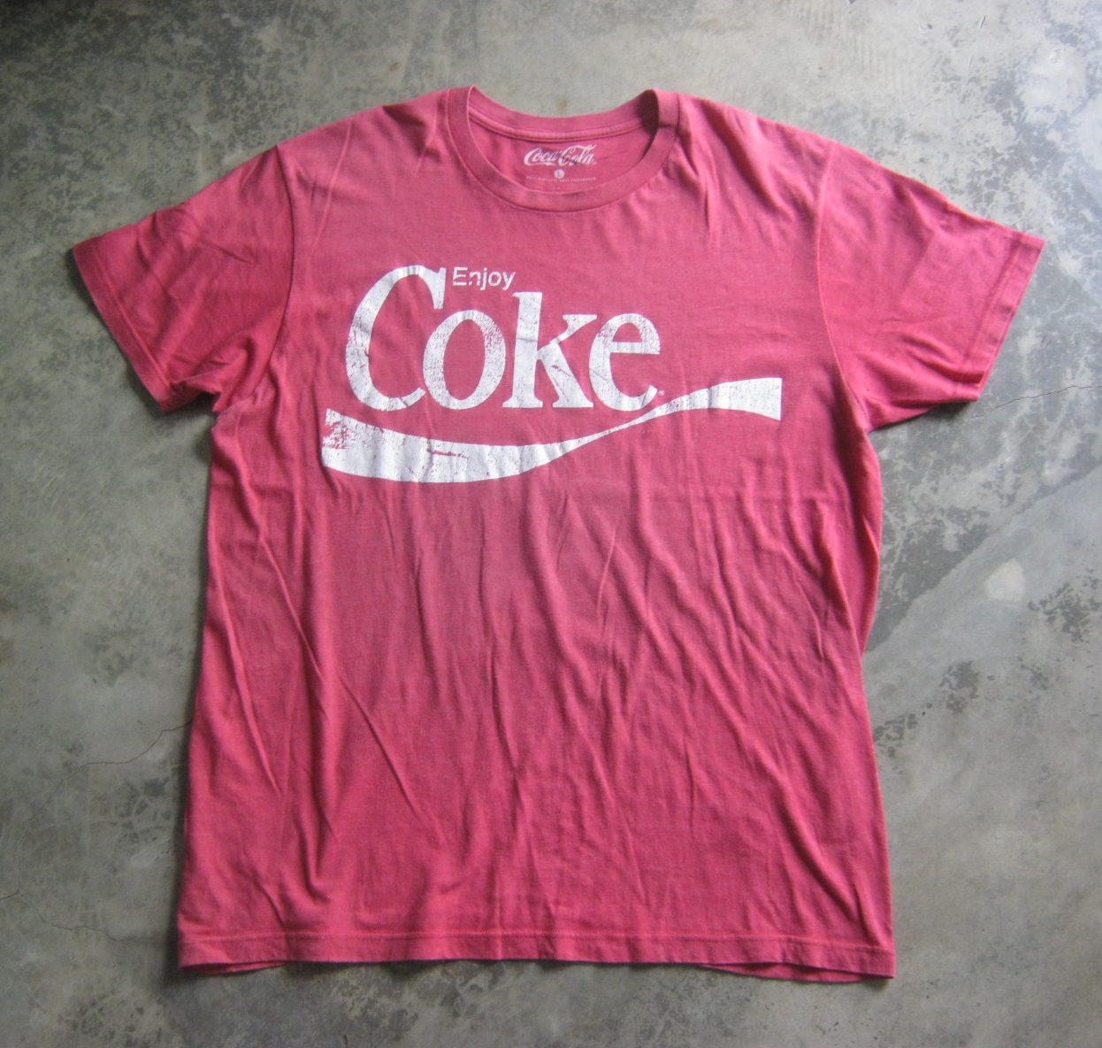 เสื้อยืดโโค้ก