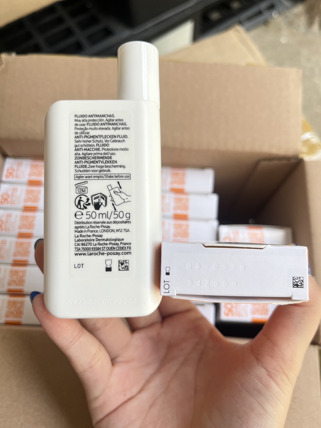 La Roche-Posay Anthelios UVMUNE400 Anti-Dark Spots Fluid SPF50+ PA++++ 50ml (แถบม่วงสูตรลดฝ้า กระ จุดด่างดำ)