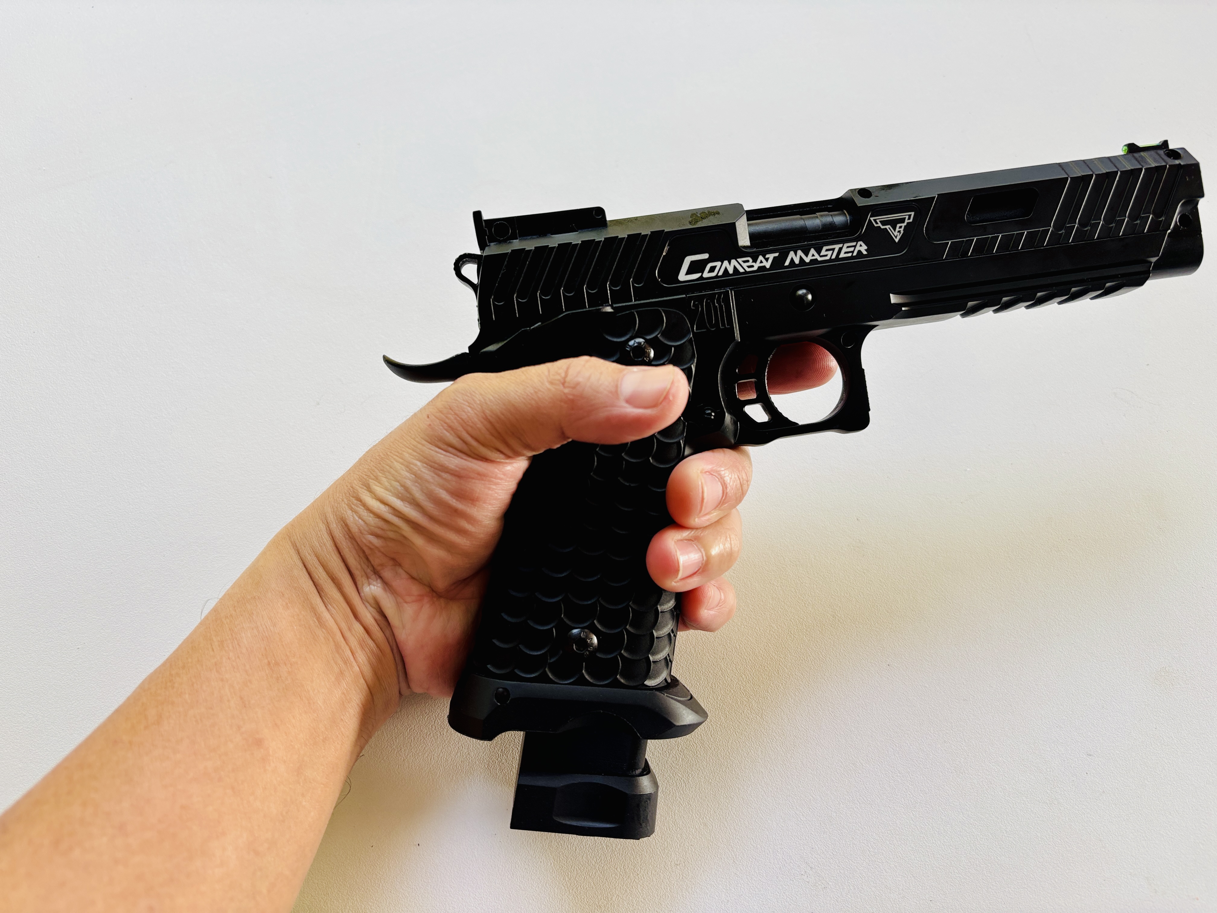 ปืนเจล ปืนพกสั้น อัดลมเจลชักยิง รุ่น Combat Master